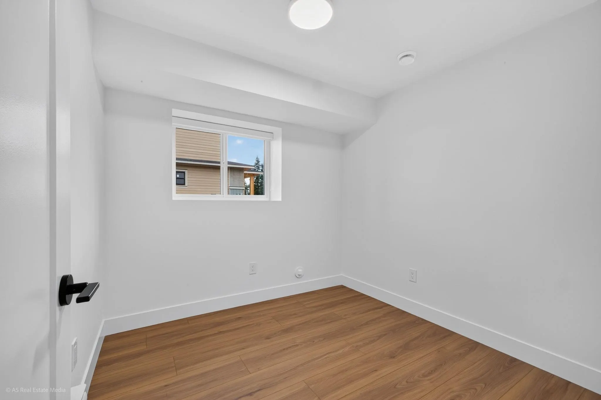 5642 144 St Street #101