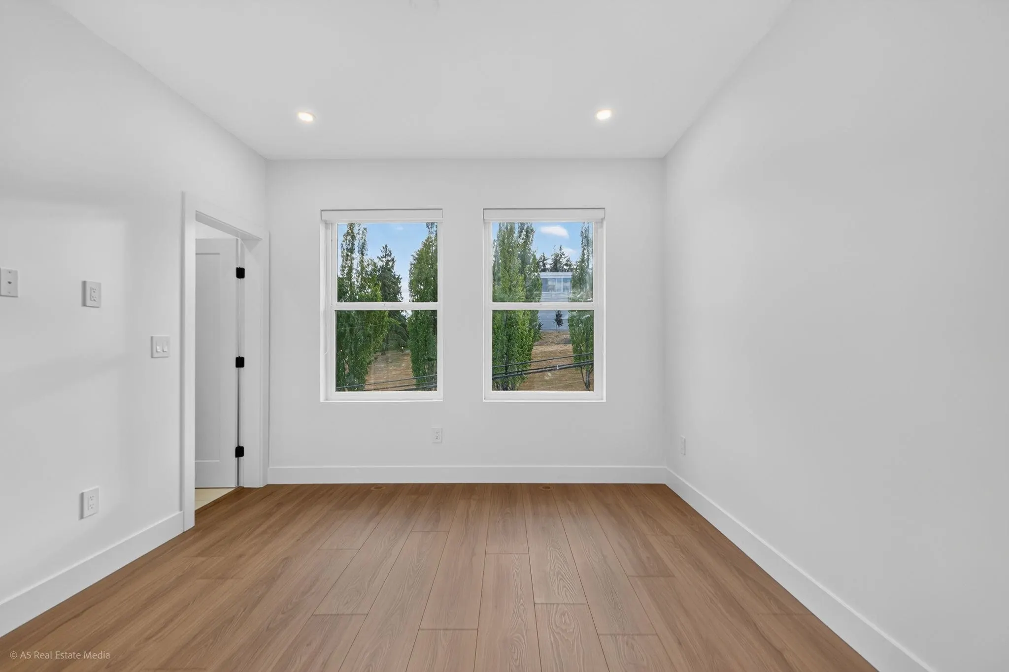 5642 144 St Street #101