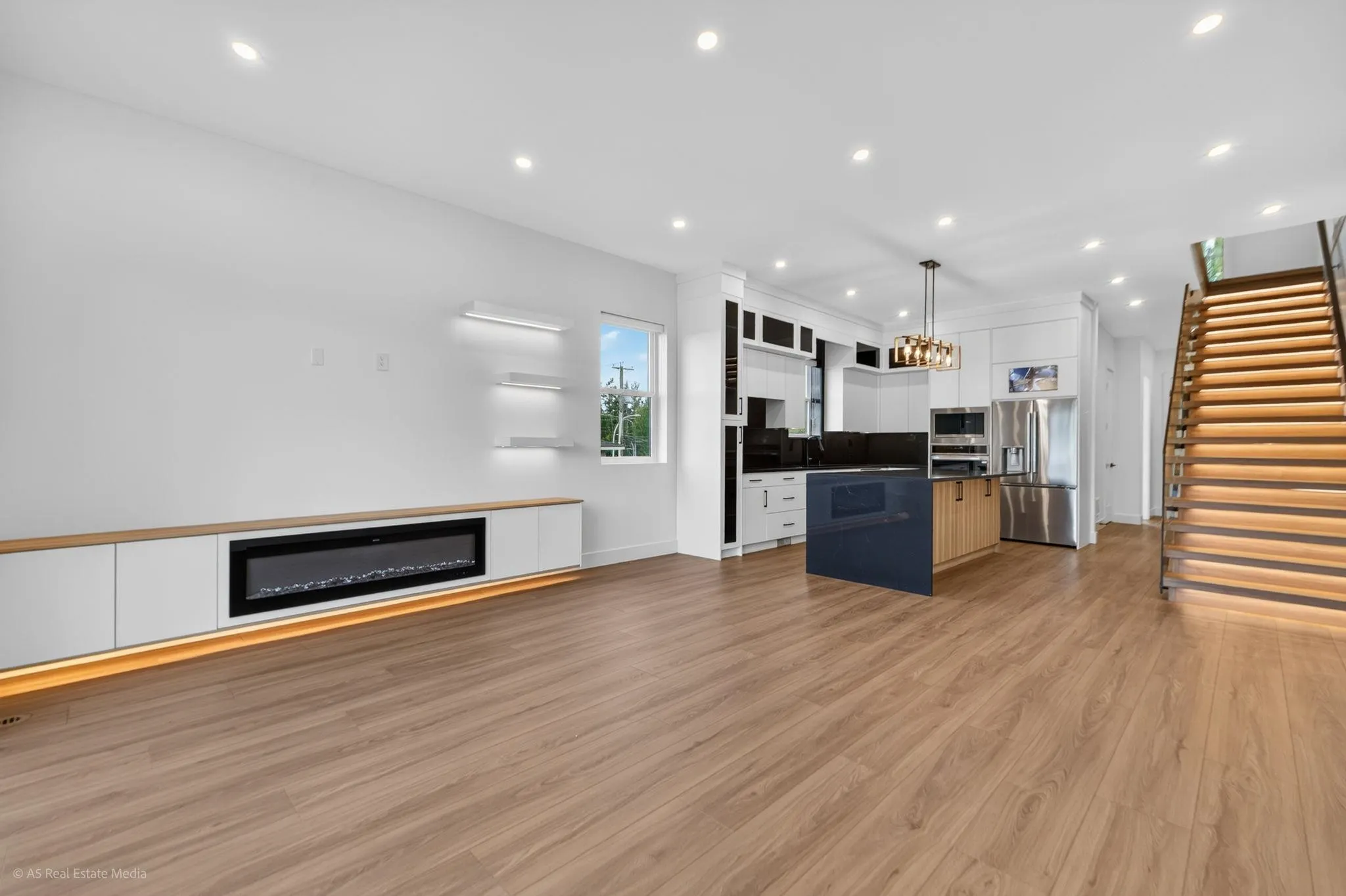 5642 144 St Street #101