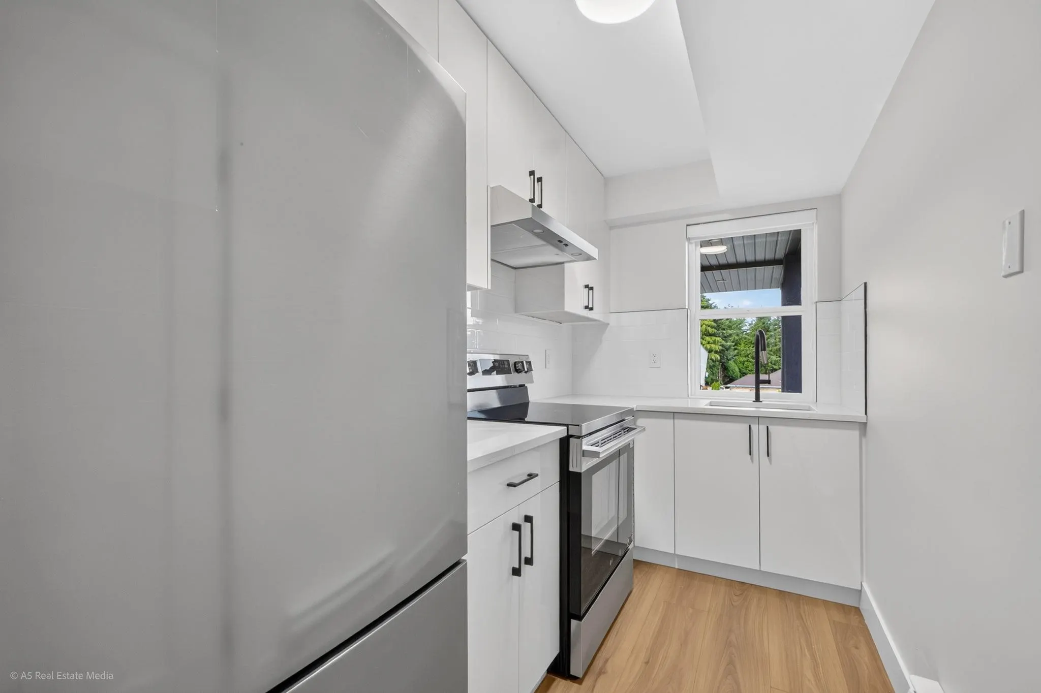 5642 144 St Street #101
