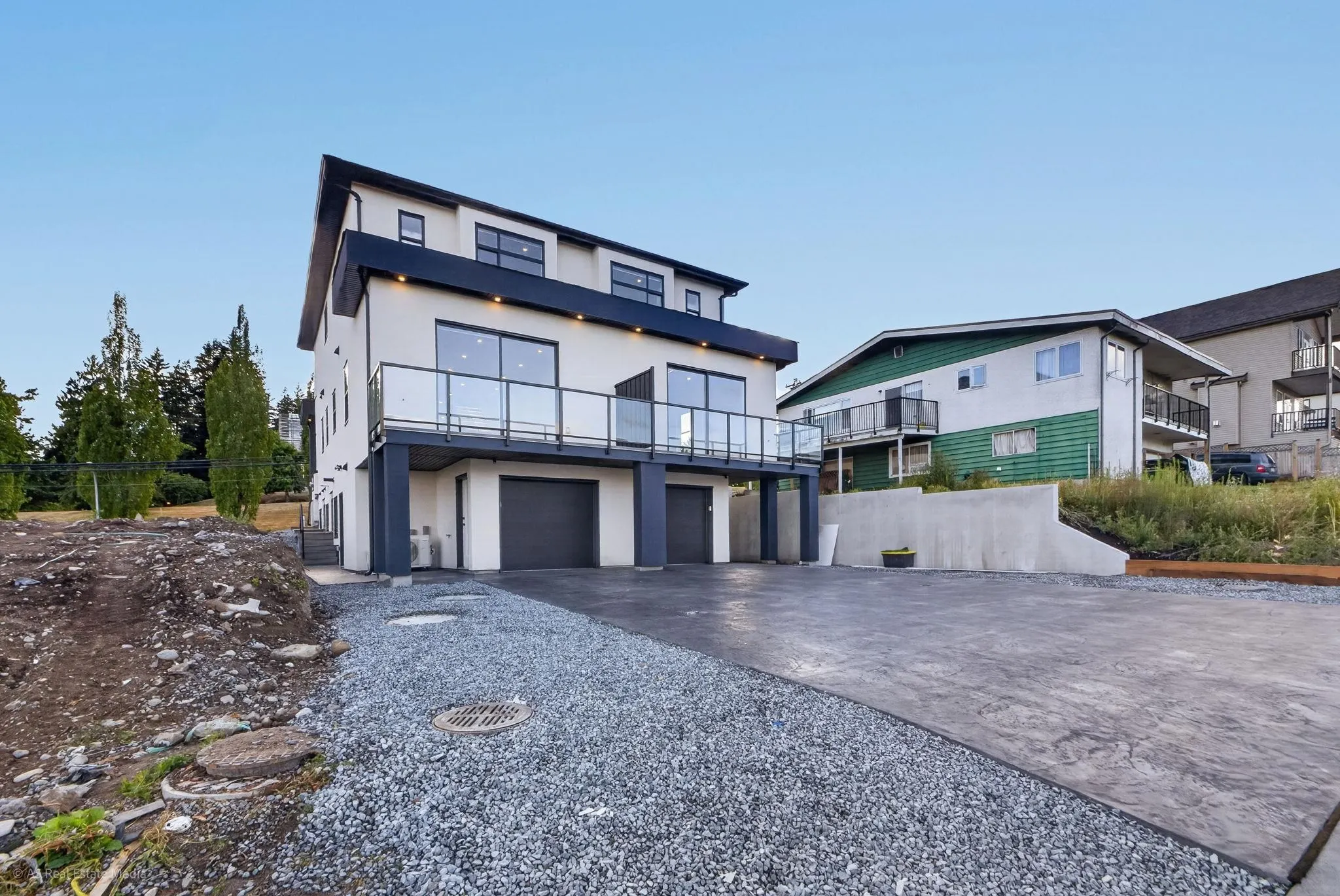 5642 144 St Street #101
