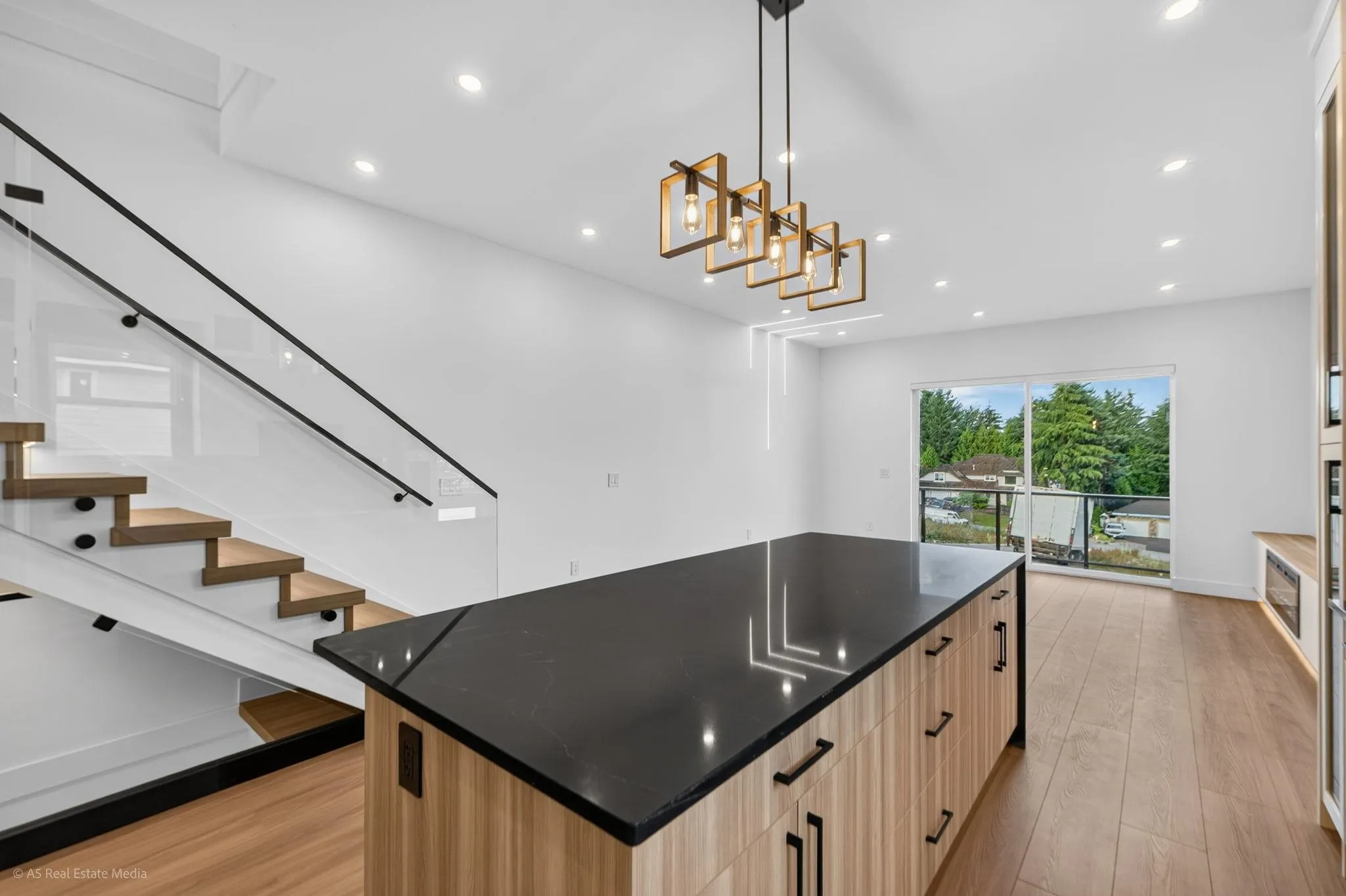 5642 144 St Street #101