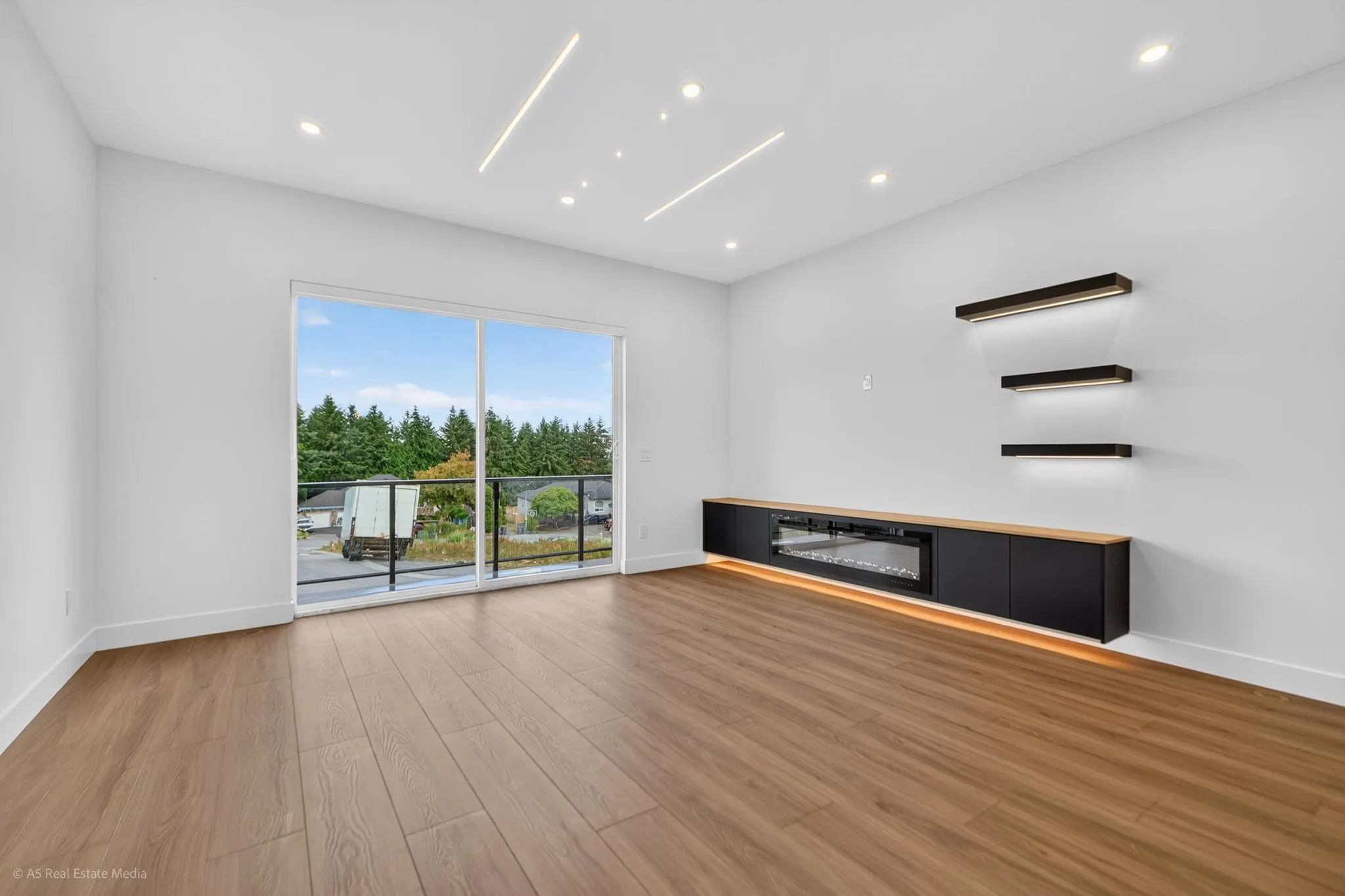 5642 144 St Street #102