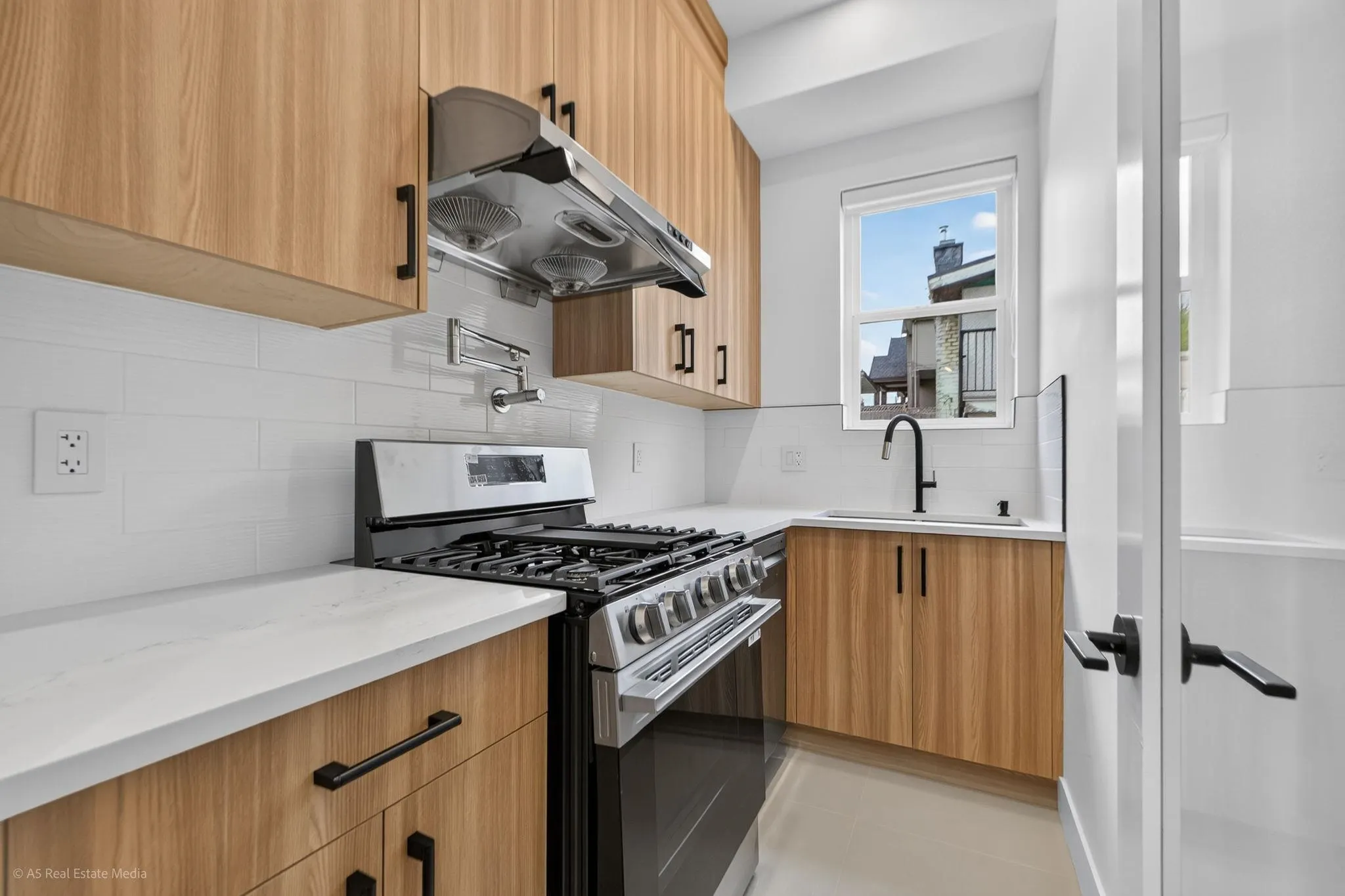 5642 144 St Street #102