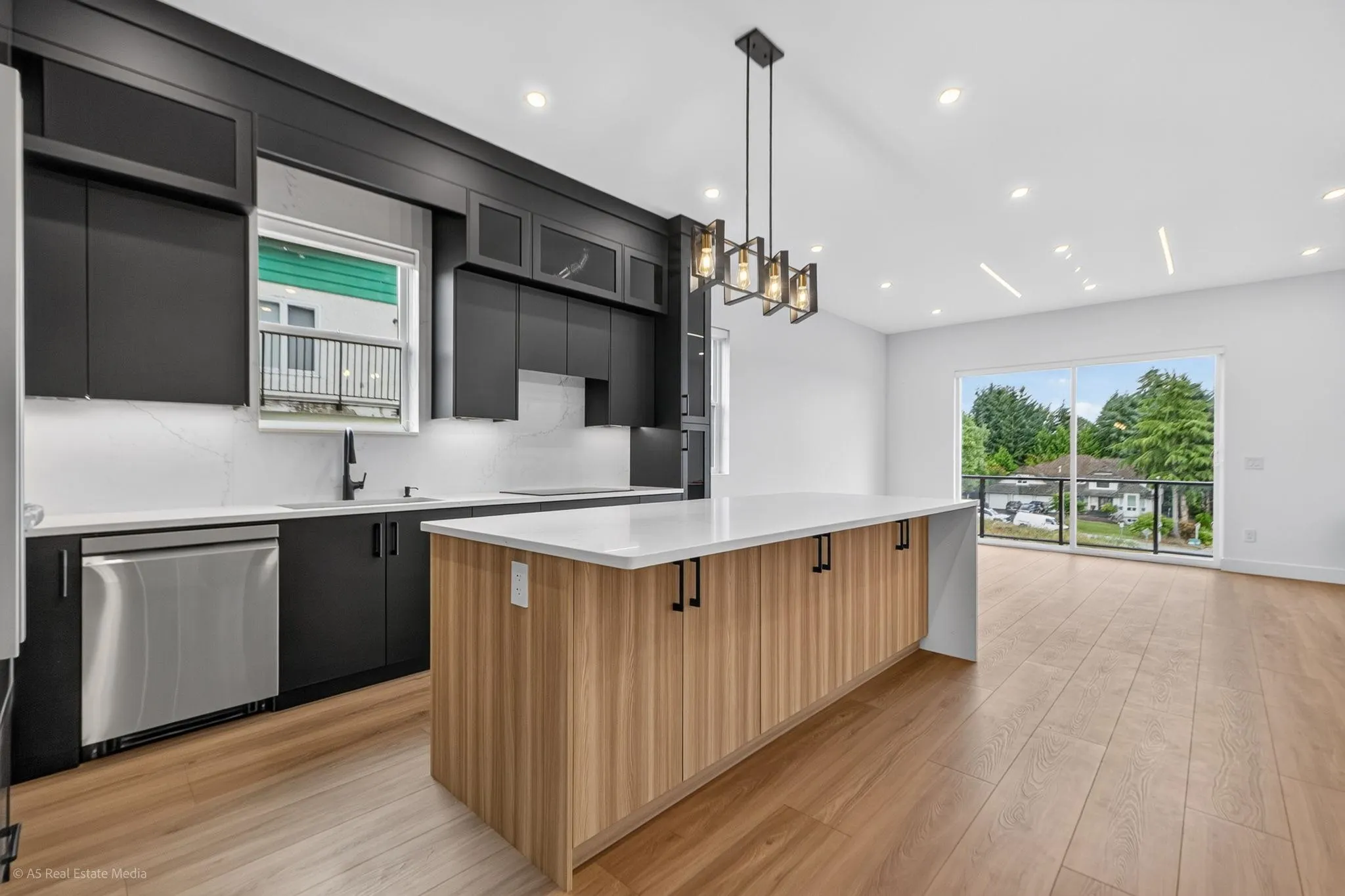 5642 144 St Street #102