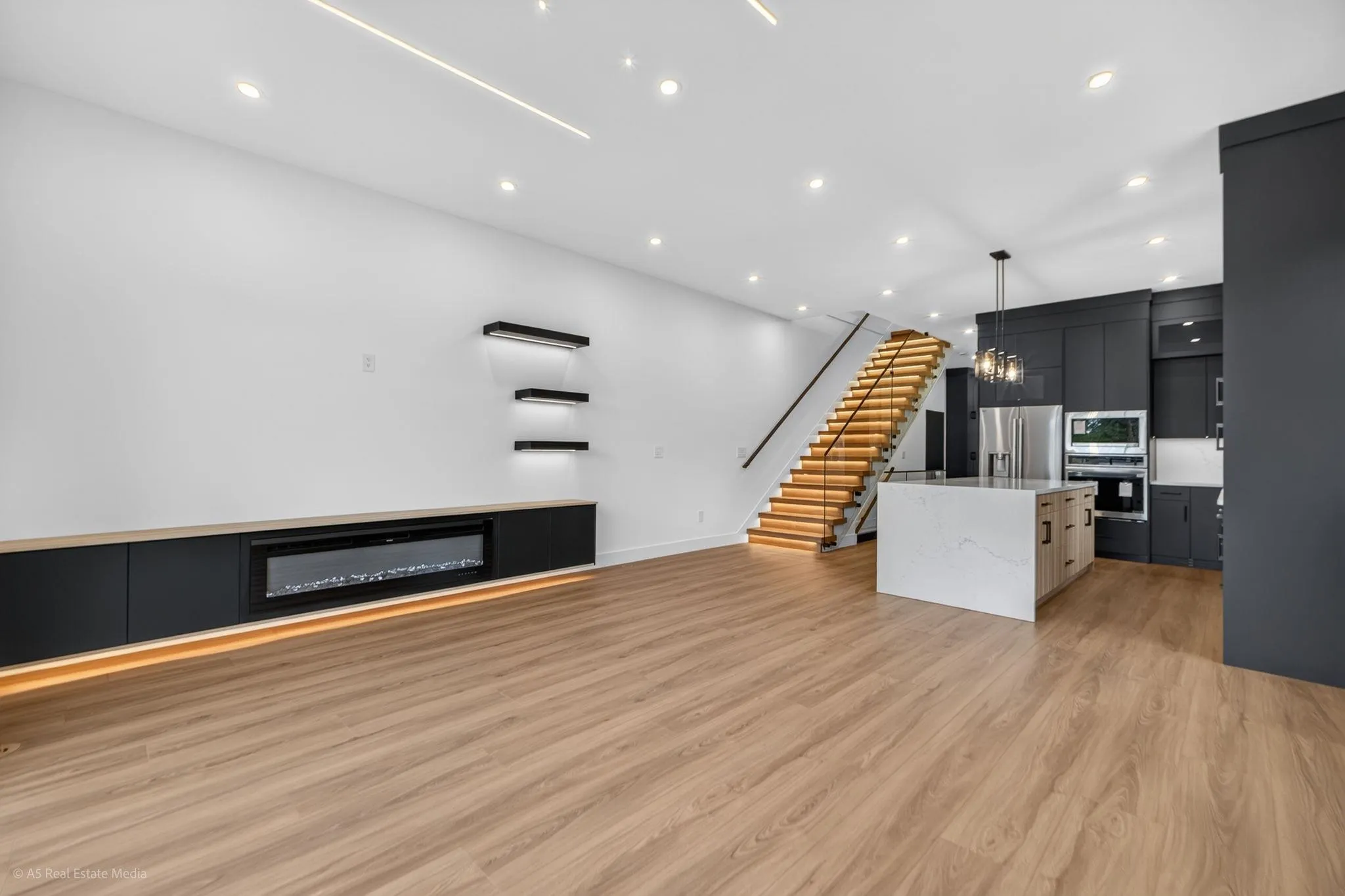 5642 144 St Street #102