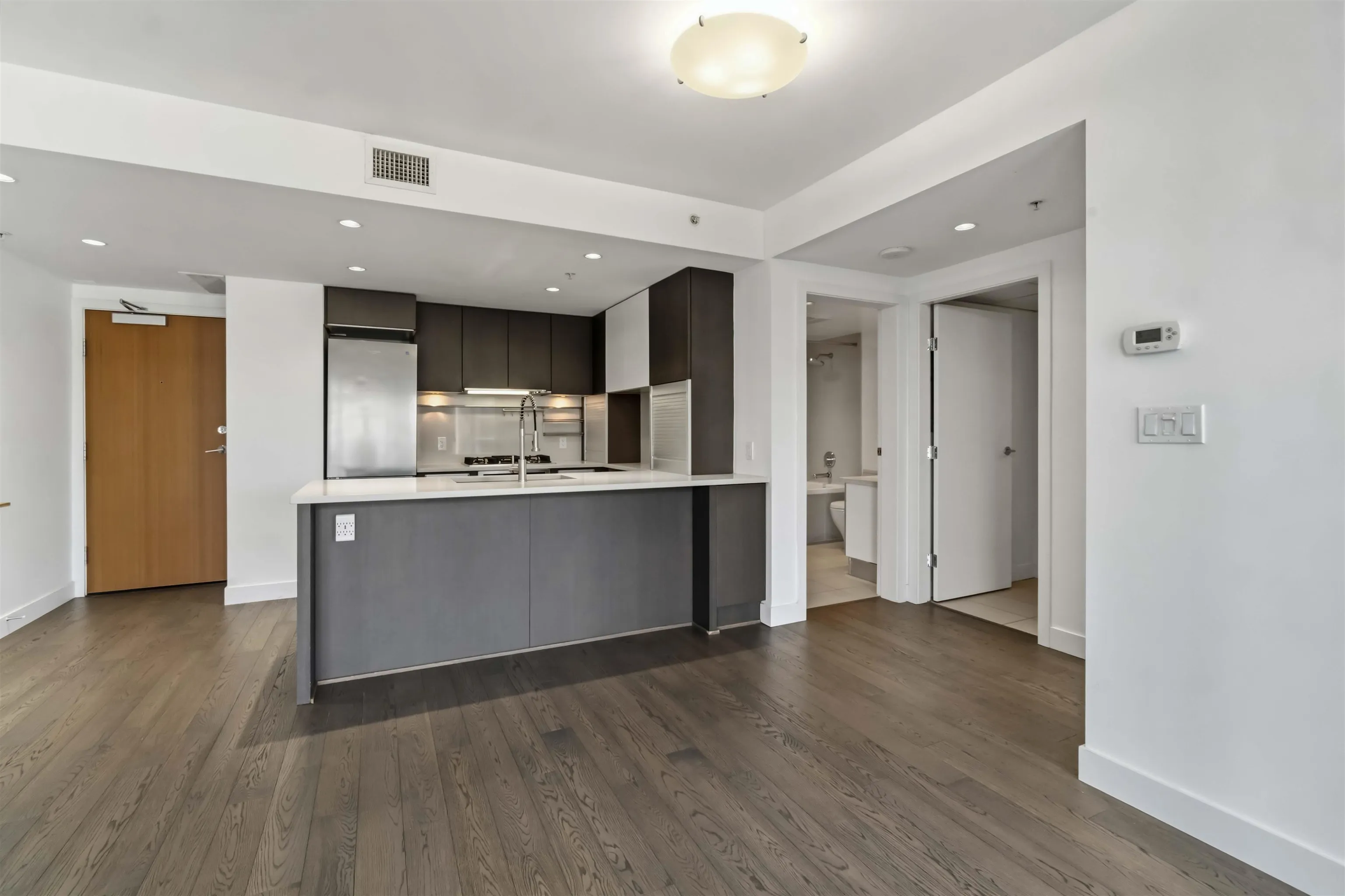 288 W 1st Avenue #808
