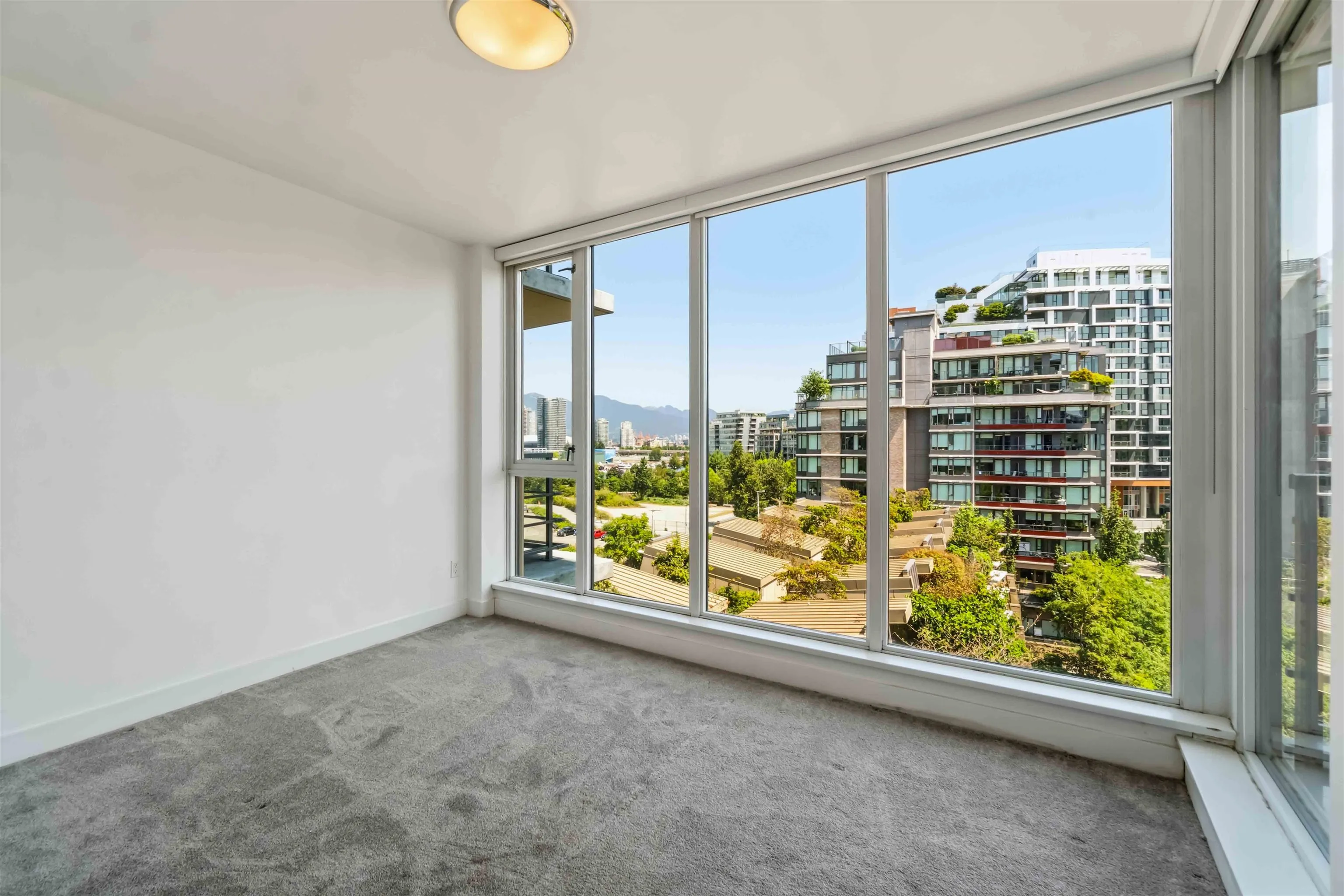 288 W 1st Avenue #808