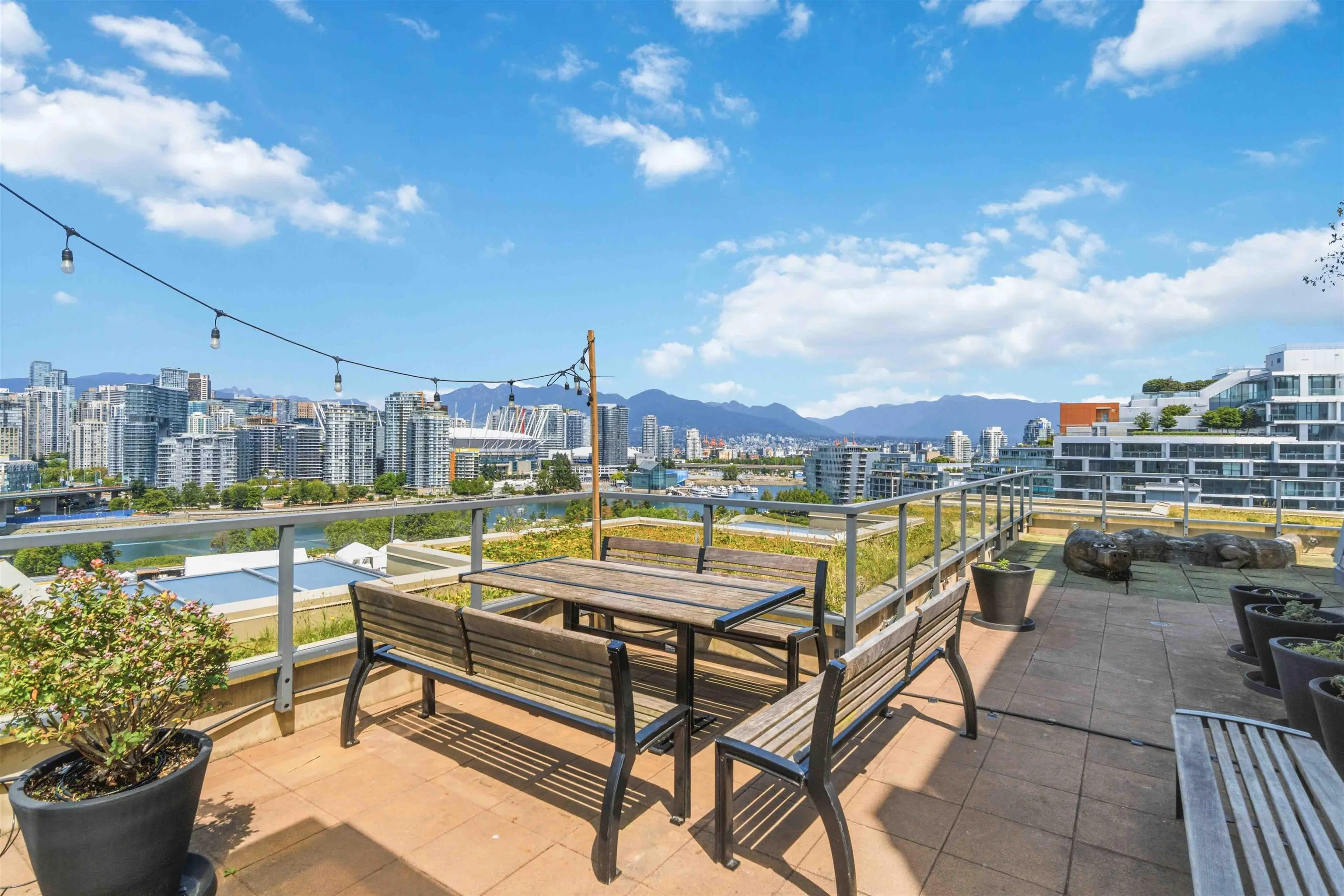 288 W 1st Avenue #808