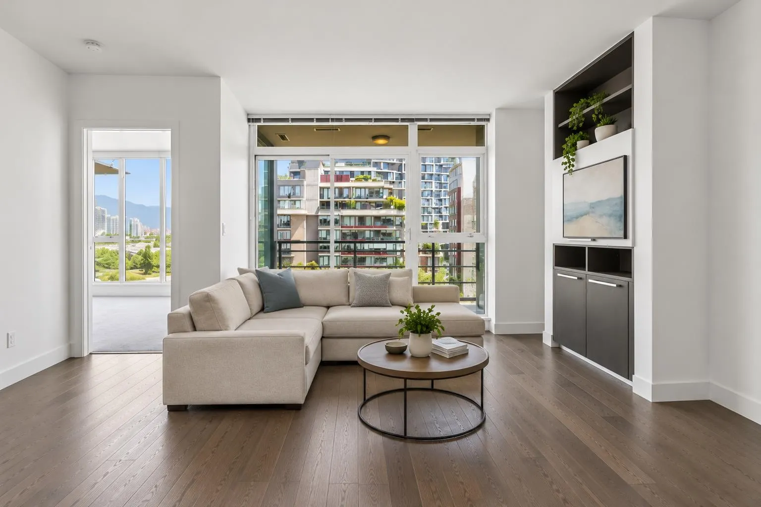 288 W 1st Avenue #808