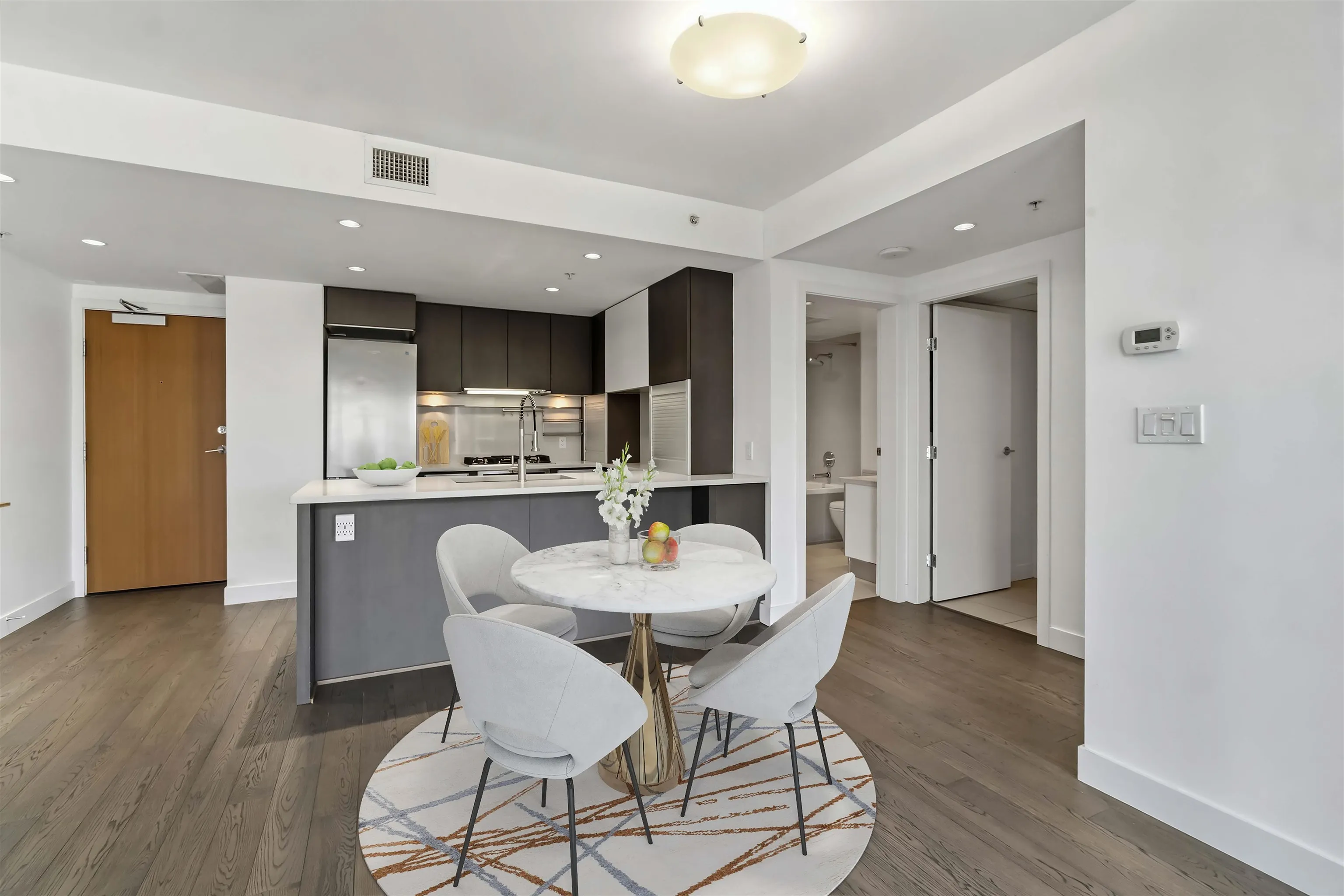 288 W 1st Avenue #808
