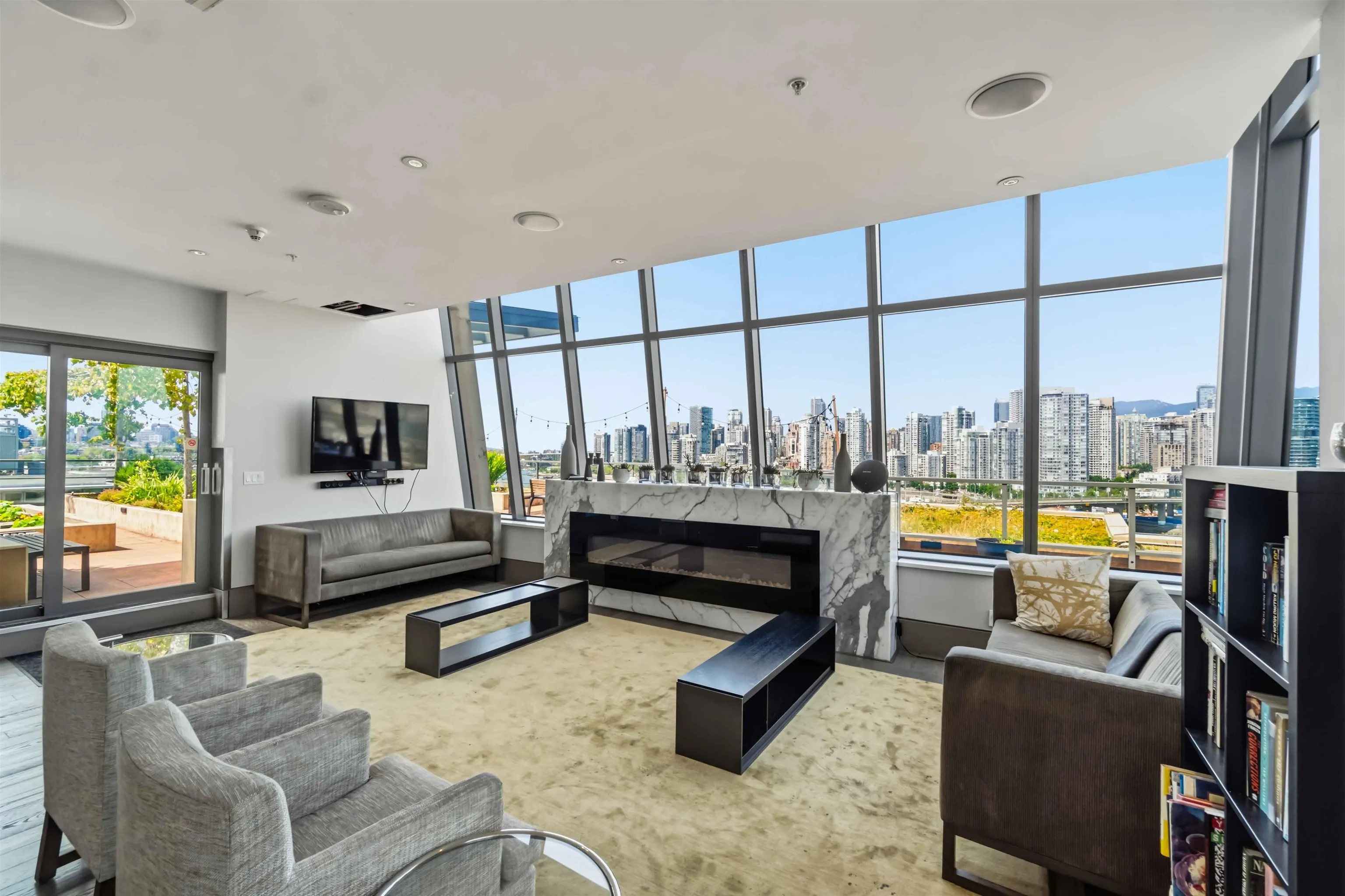 288 W 1st Avenue #808