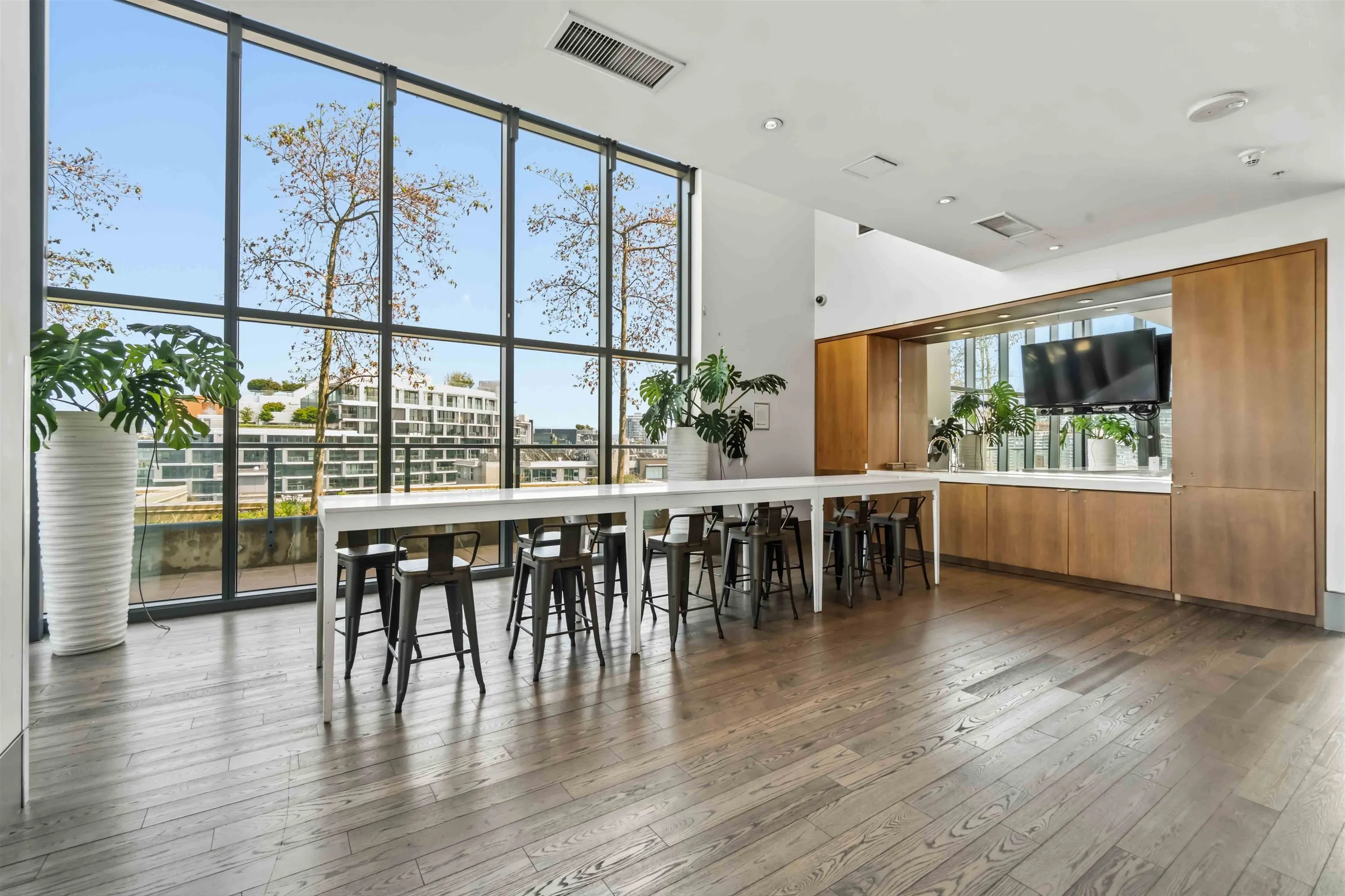 288 W 1st Avenue #808