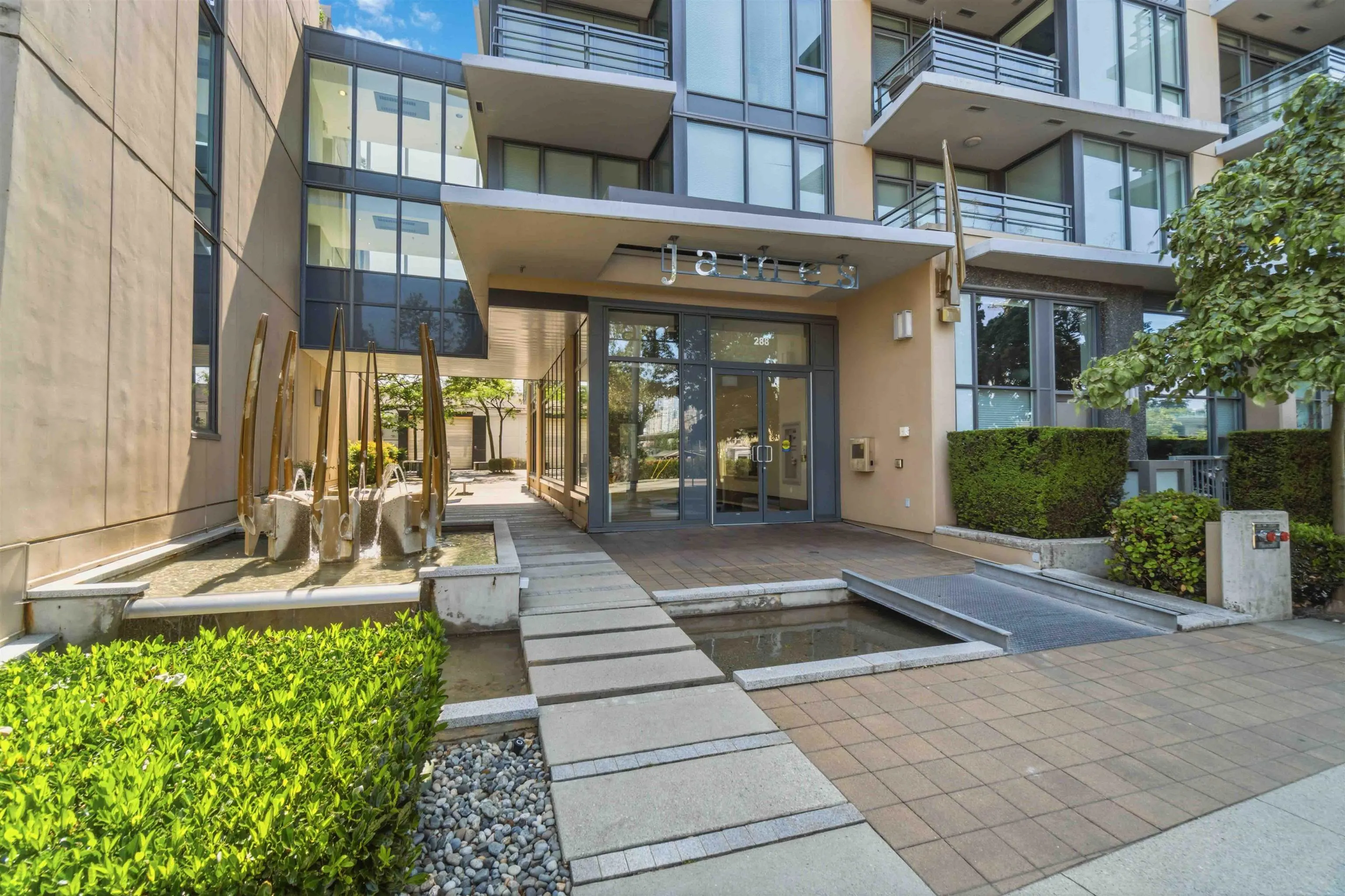 288 W 1st Avenue #808