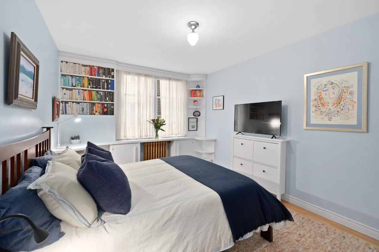 1565 Burnaby Street #204