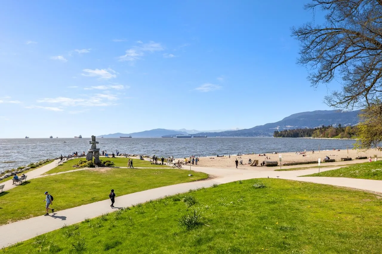 1565 Burnaby Street #204