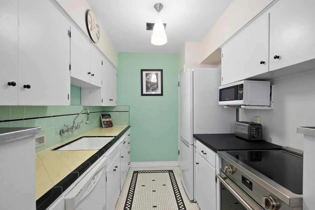 1565 Burnaby Street #204