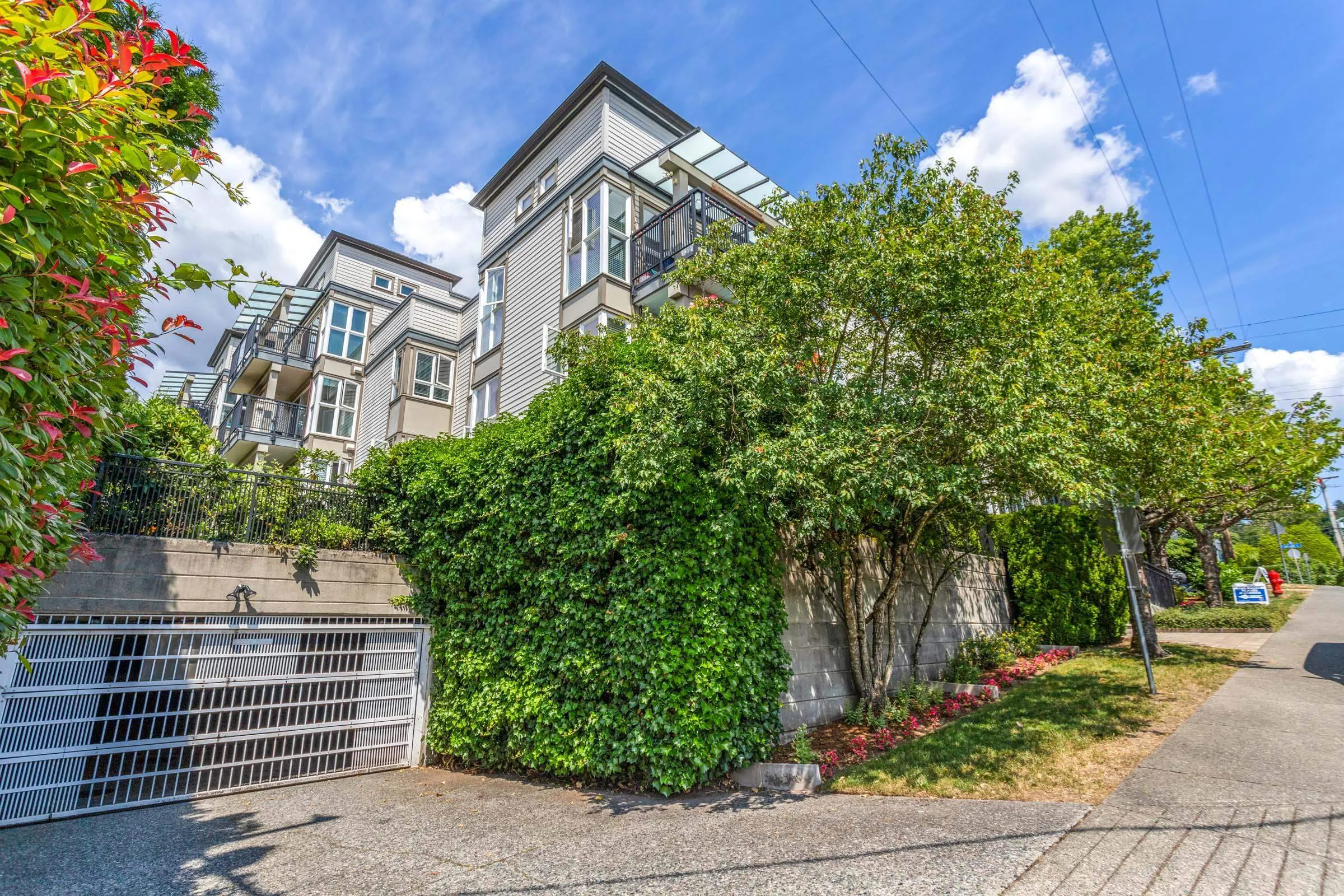 106 W Kings Road #403
