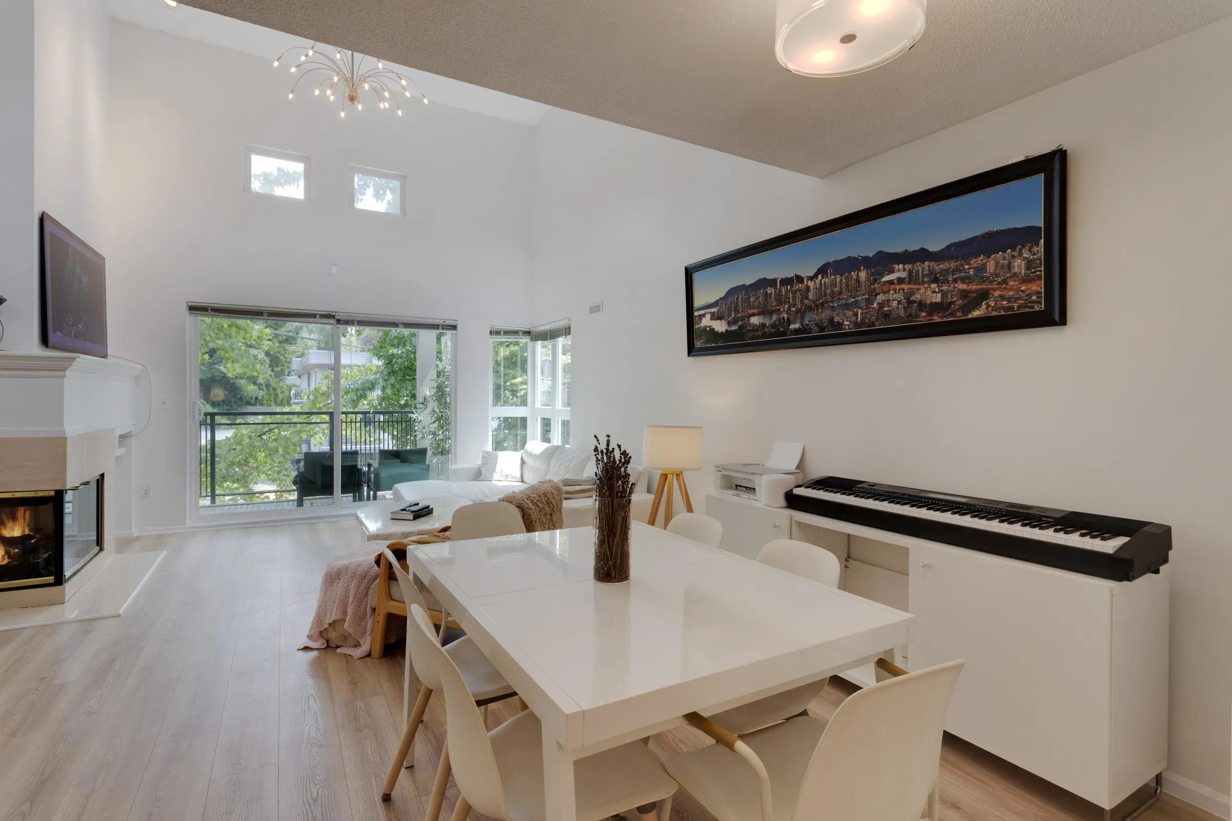 106 W Kings Road #403