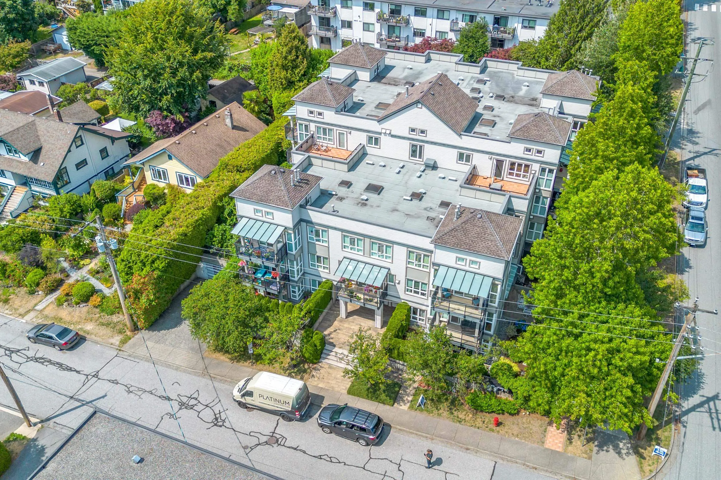 106 W Kings Road #403