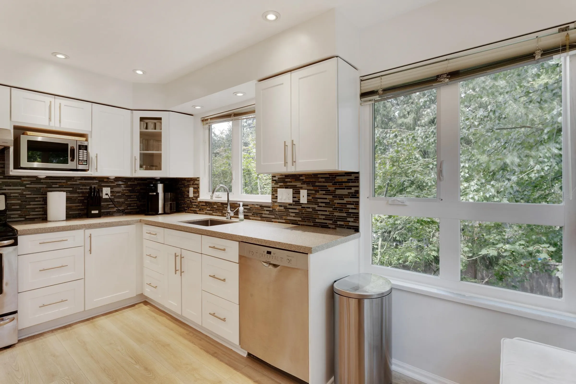 106 W Kings Road #403