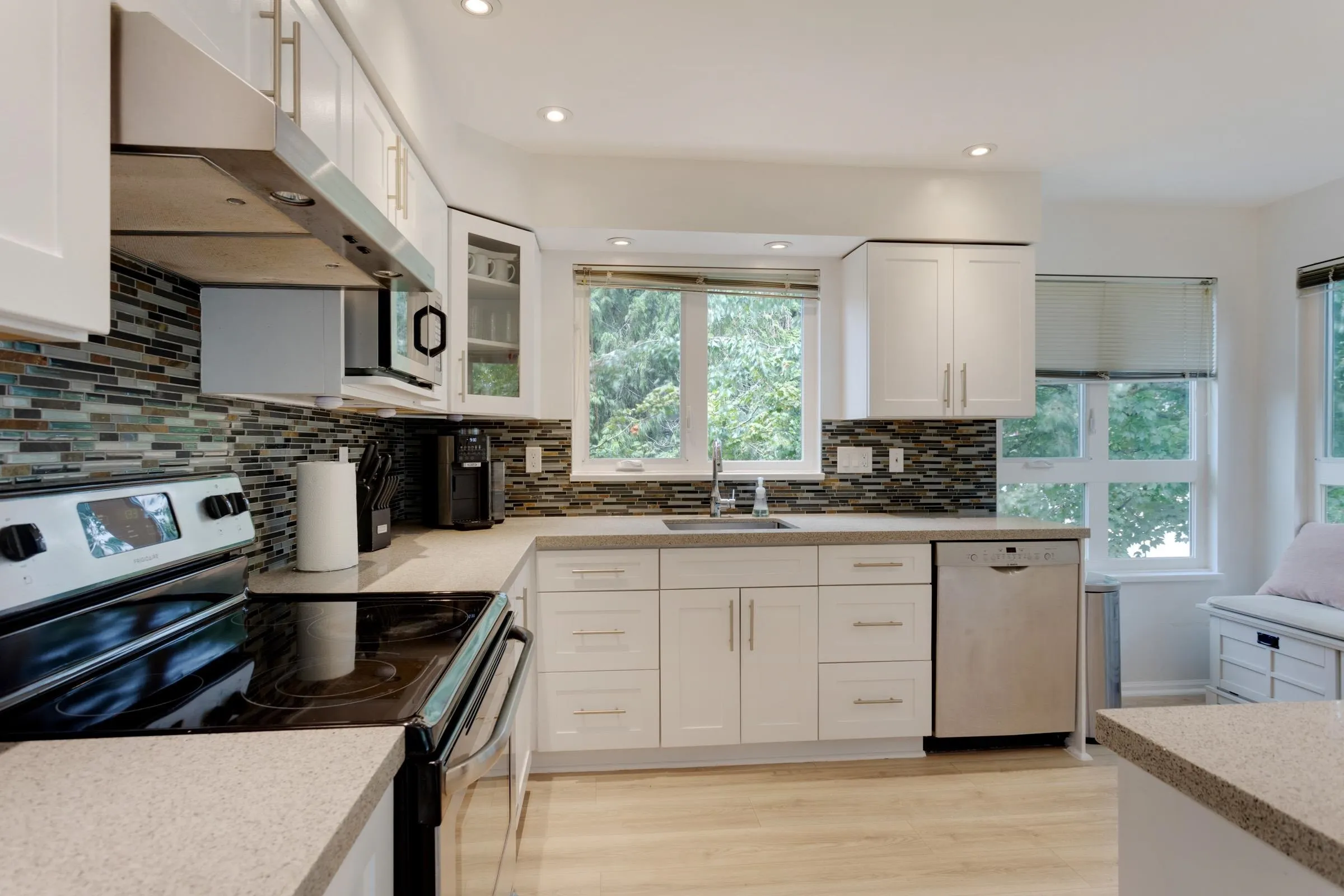106 W Kings Road #403