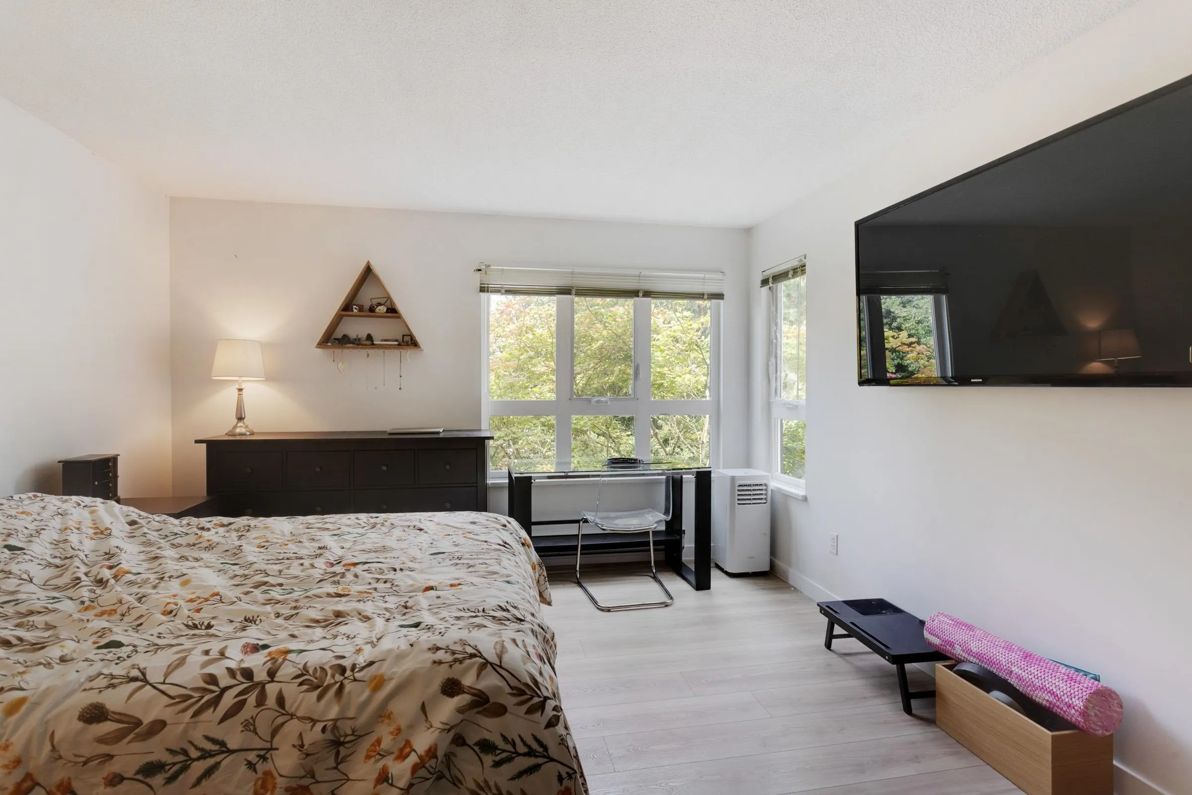 106 W Kings Road #403