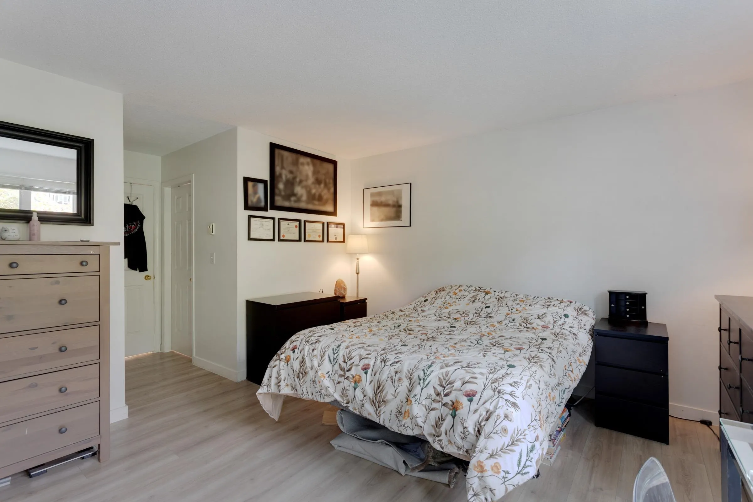 106 W Kings Road #403