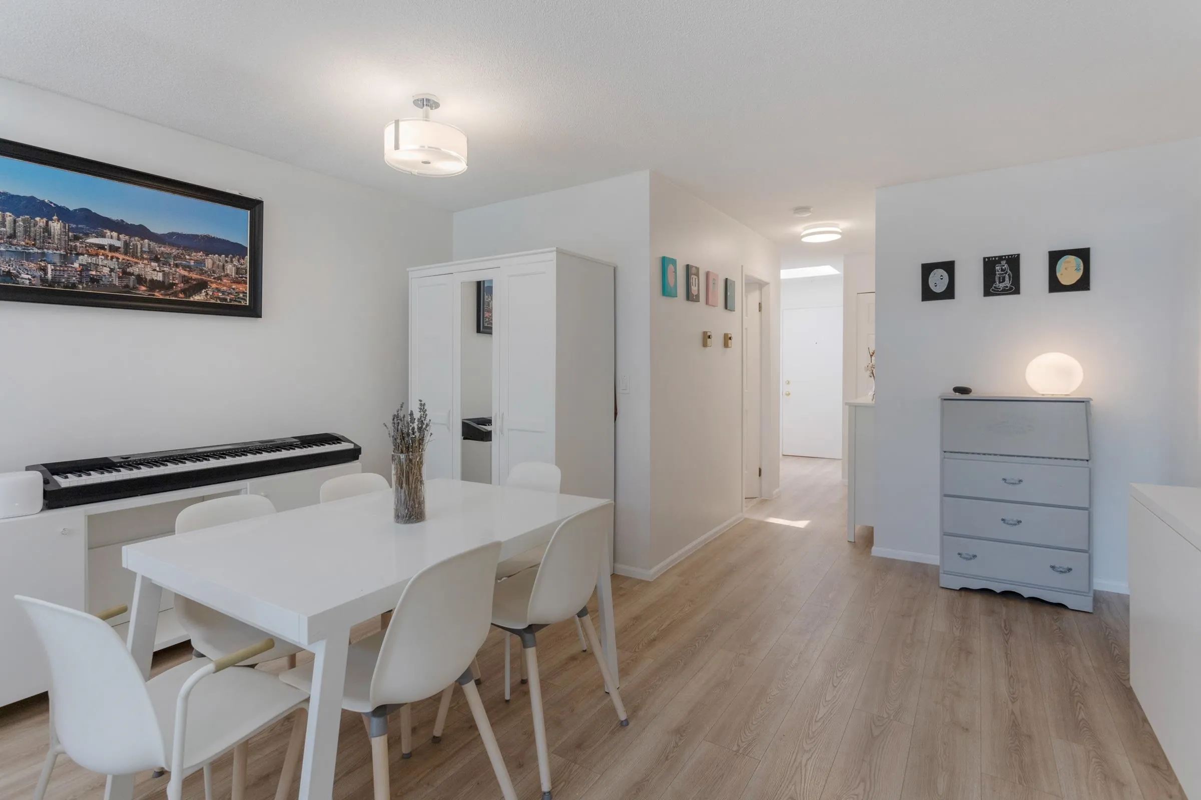 106 W Kings Road #403