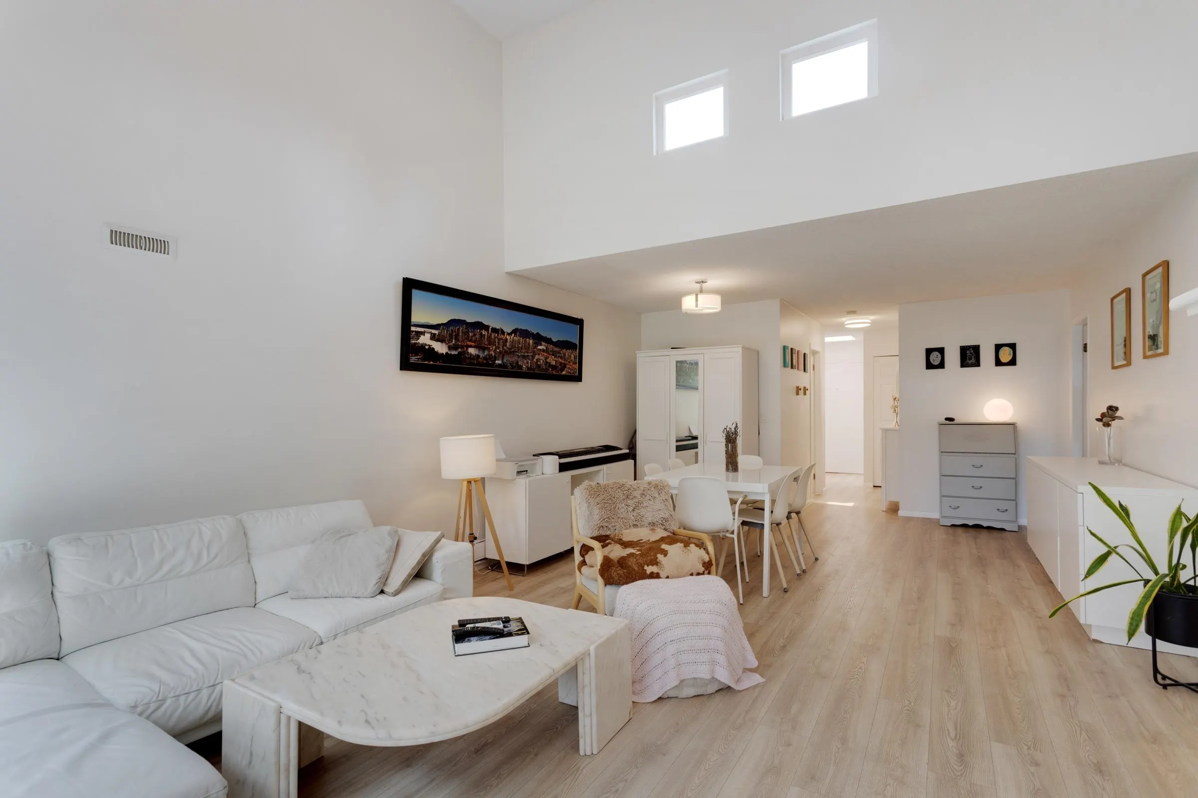 106 W Kings Road #403