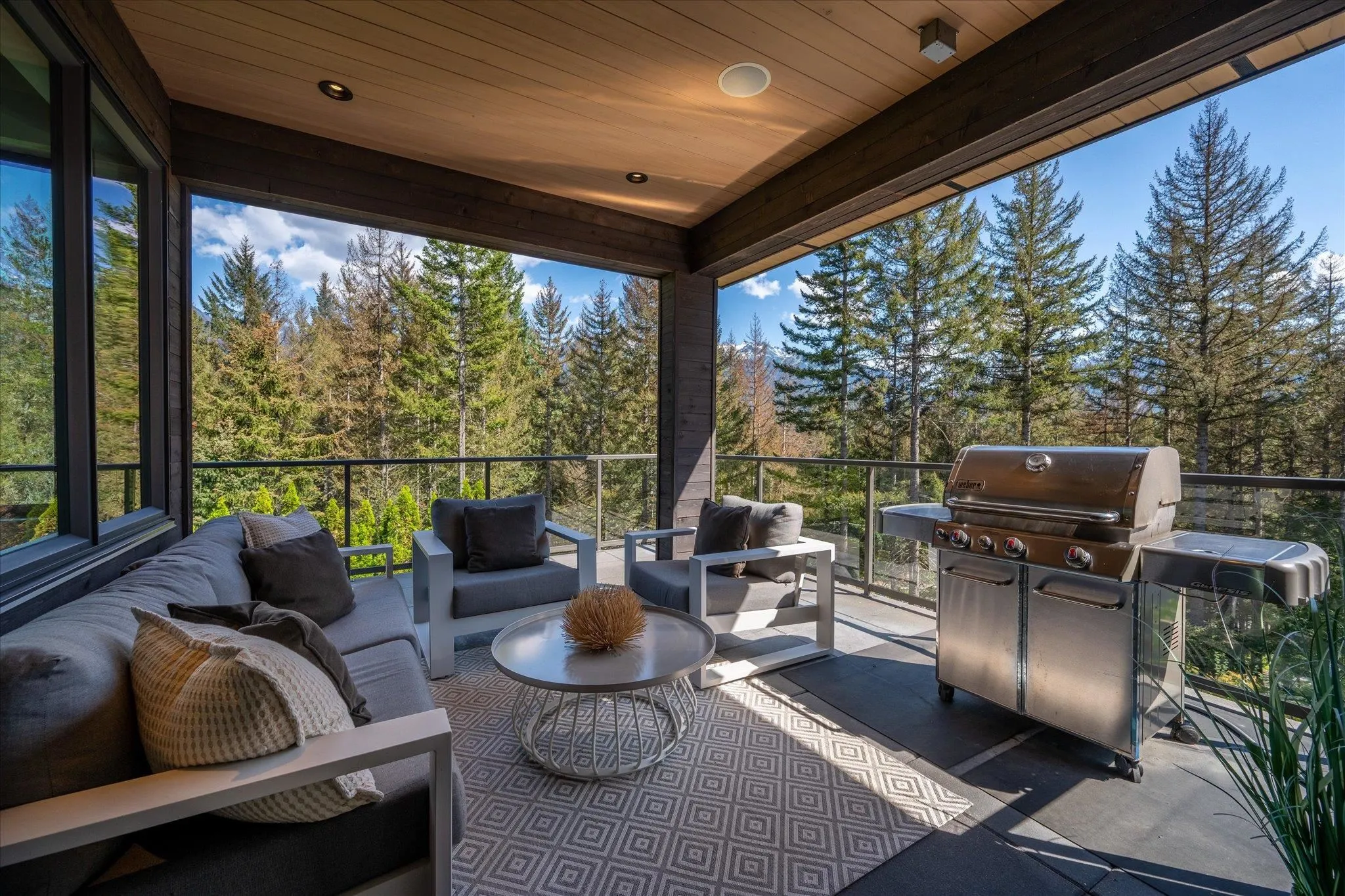 8206 Mountain View Drive