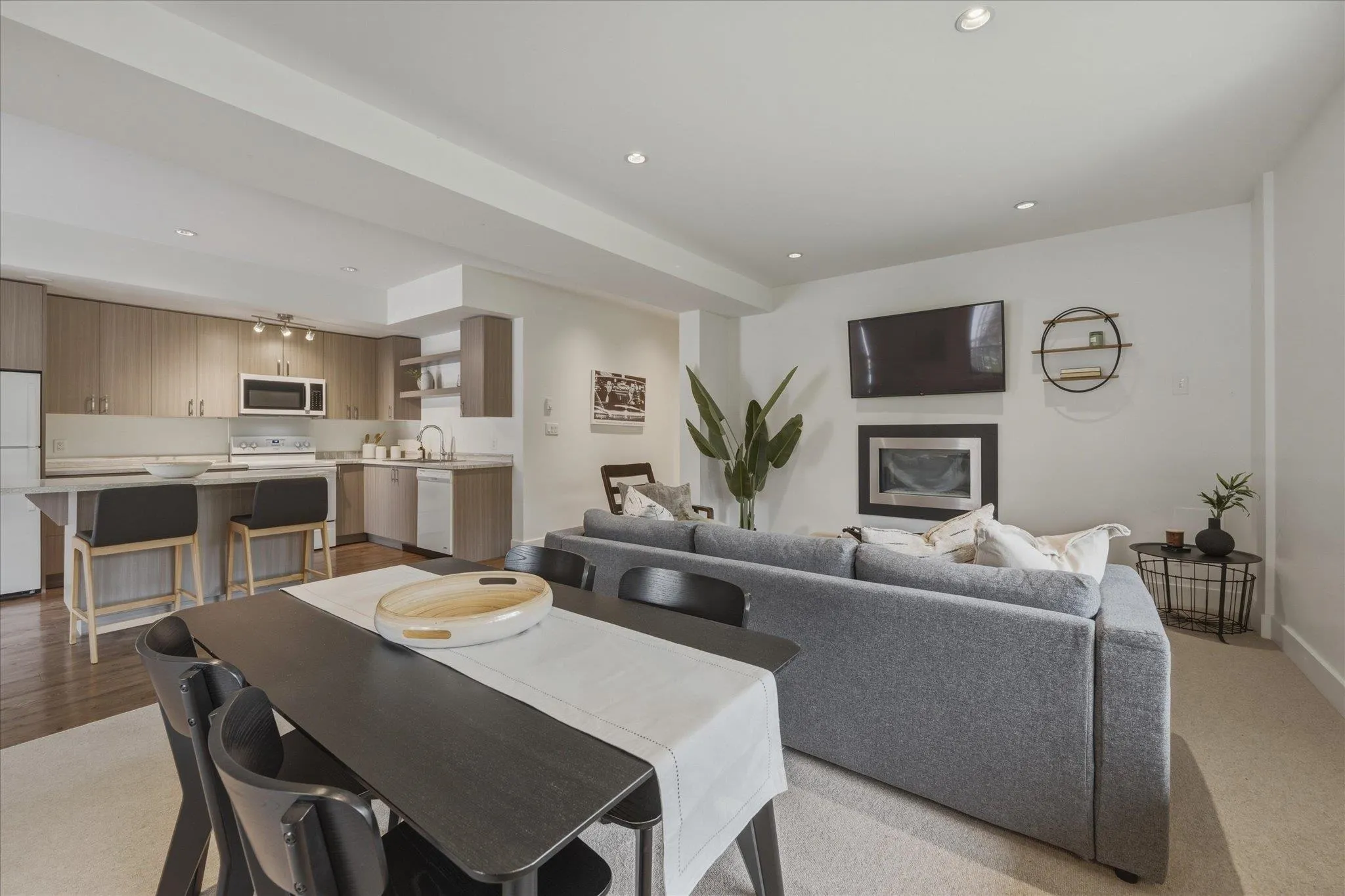 8206 Mountain View Drive