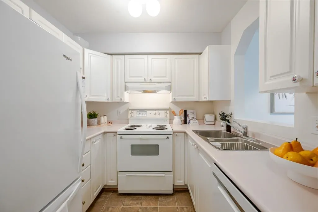 20727 Douglas Crescent #101