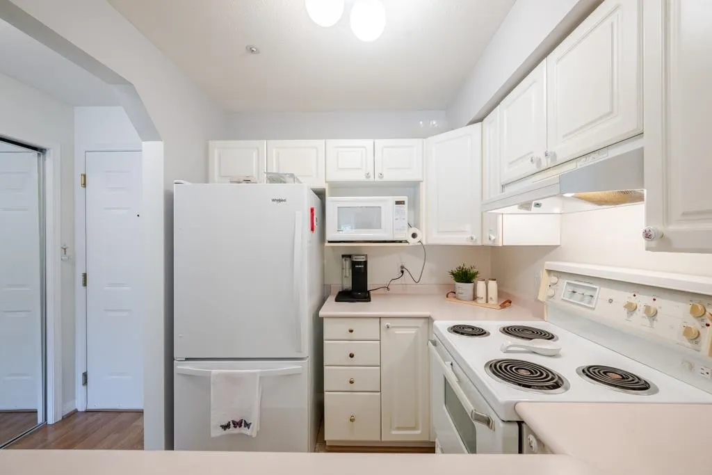 20727 Douglas Crescent #101