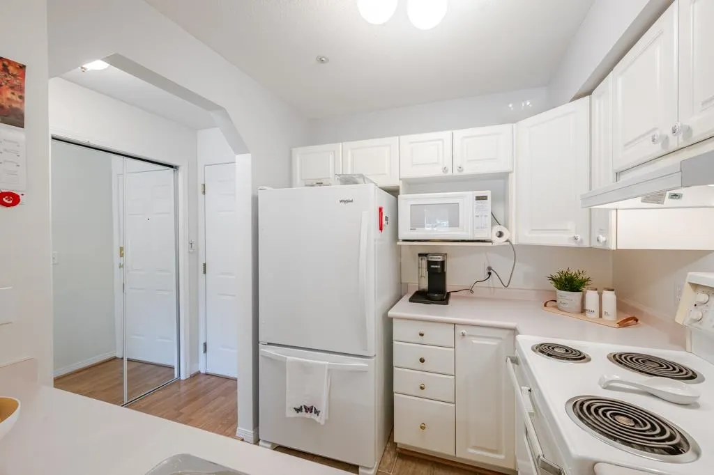 20727 Douglas Crescent #101