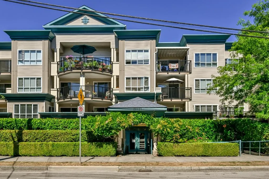 20727 Douglas Crescent #101