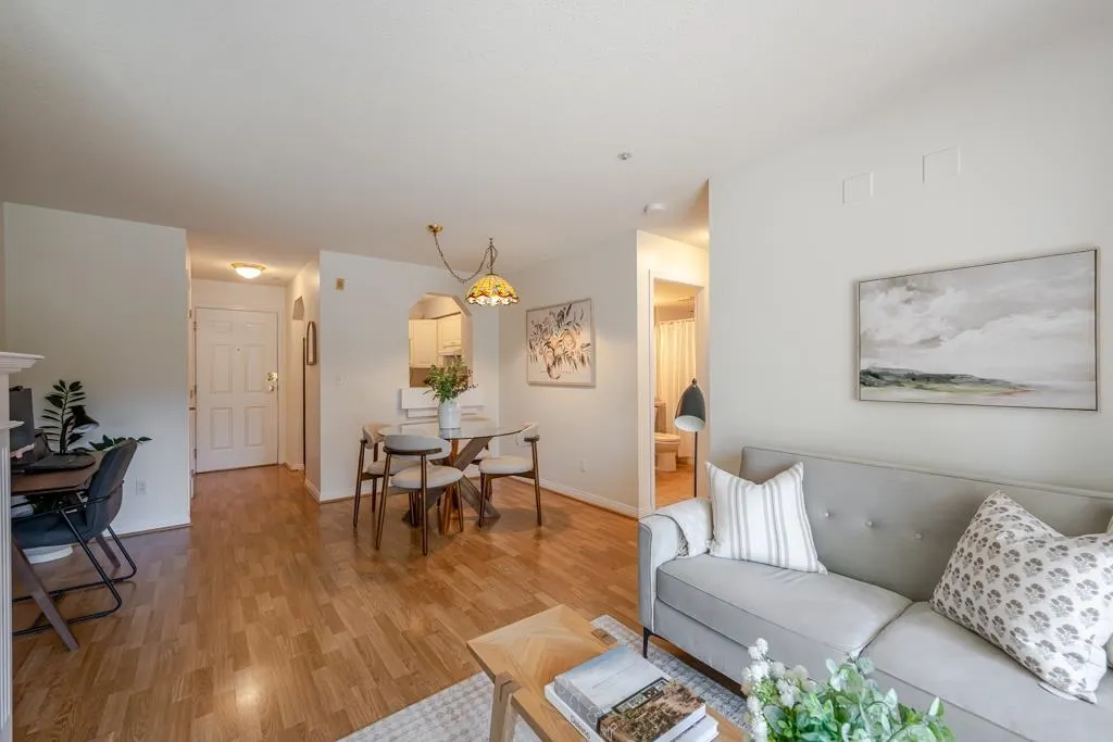 20727 Douglas Crescent #101