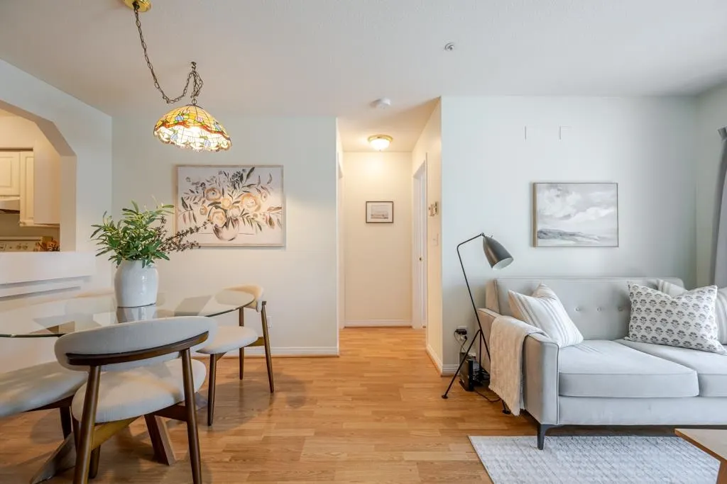 20727 Douglas Crescent #101