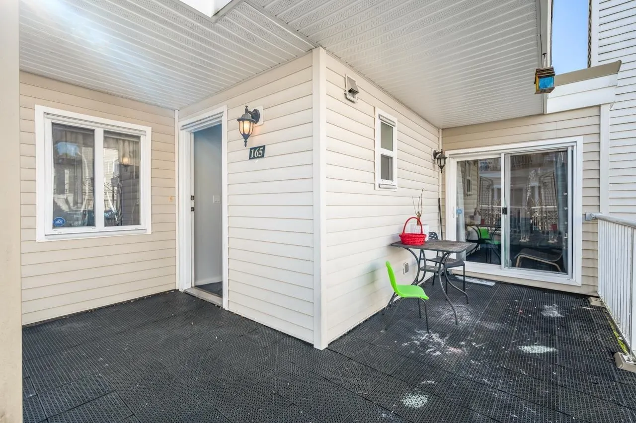 10077 156 Street #165