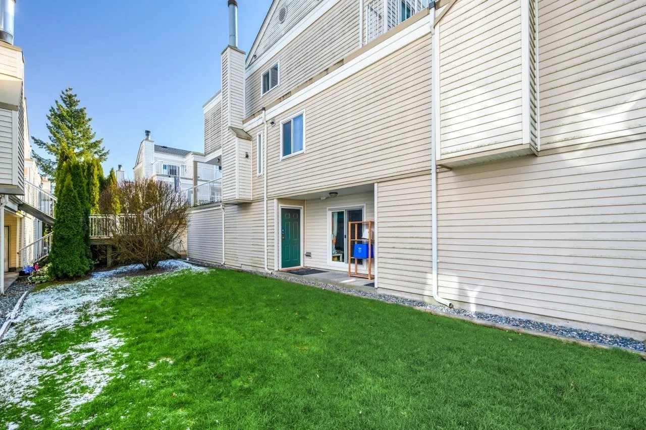 10077 156 Street #165