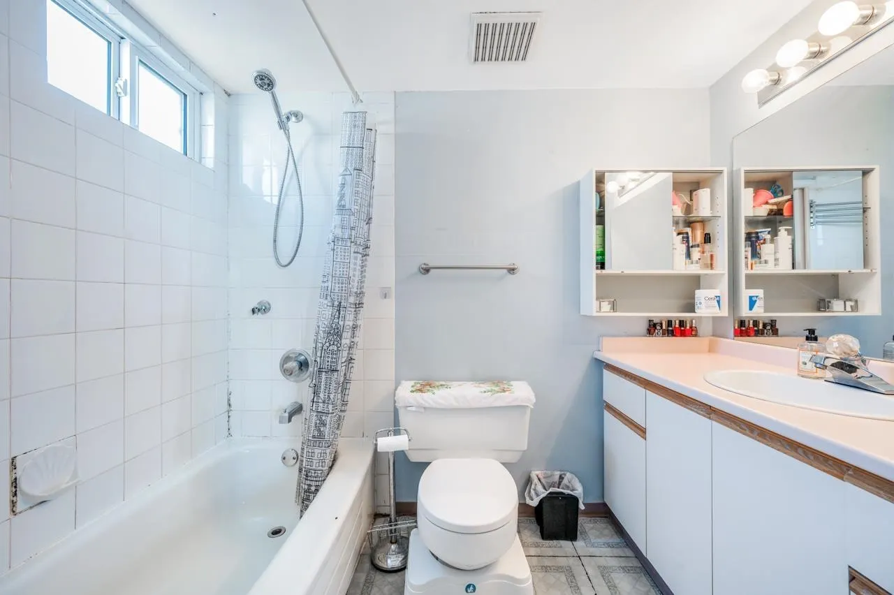 10077 156 Street #165