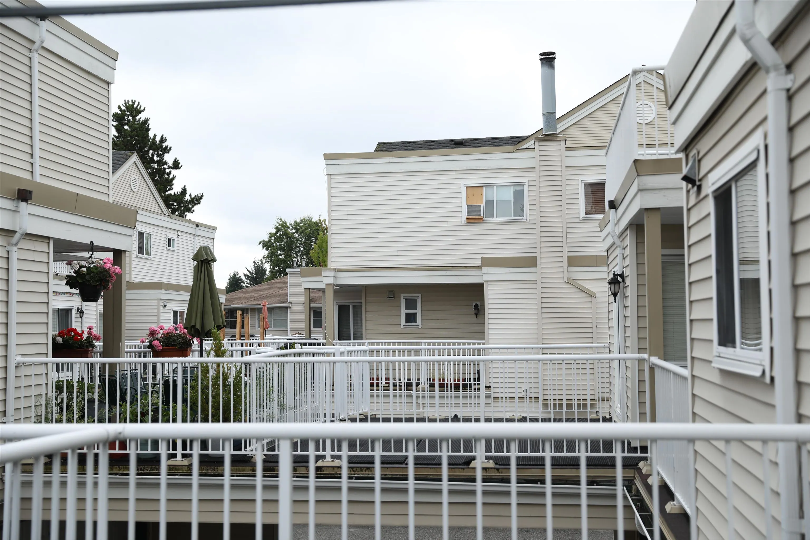 10077 156 Street #165