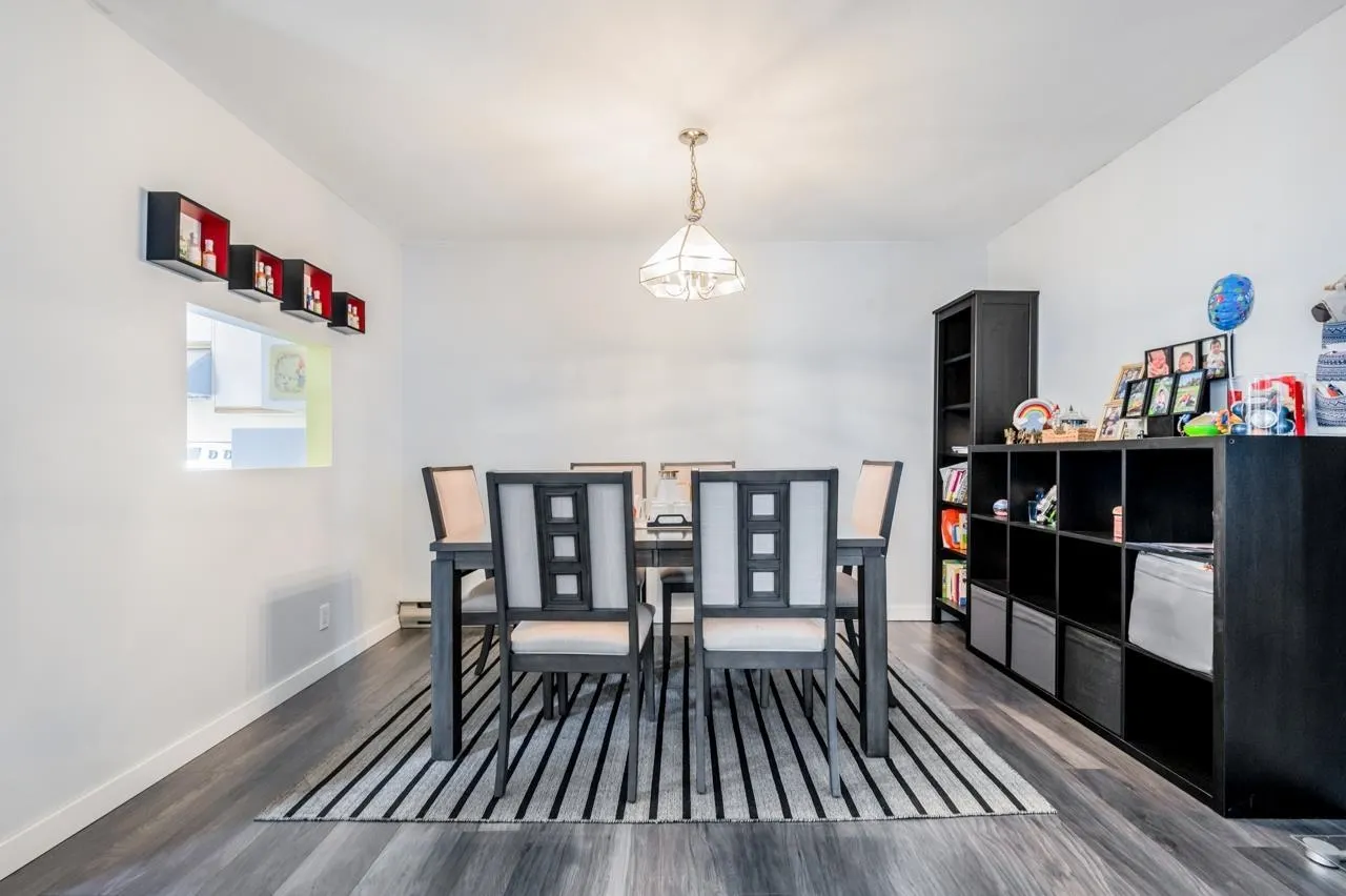 10077 156 Street #165