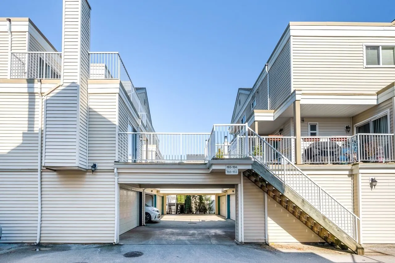 10077 156 Street #165
