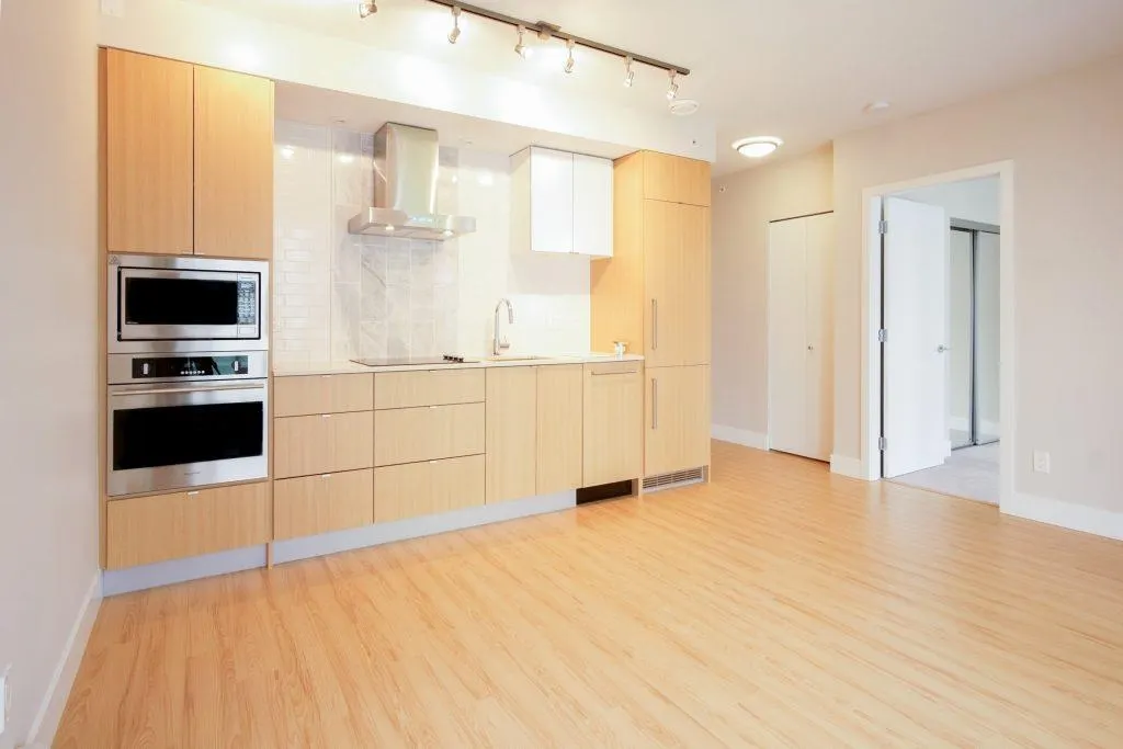 159 W 2nd Avenue #606