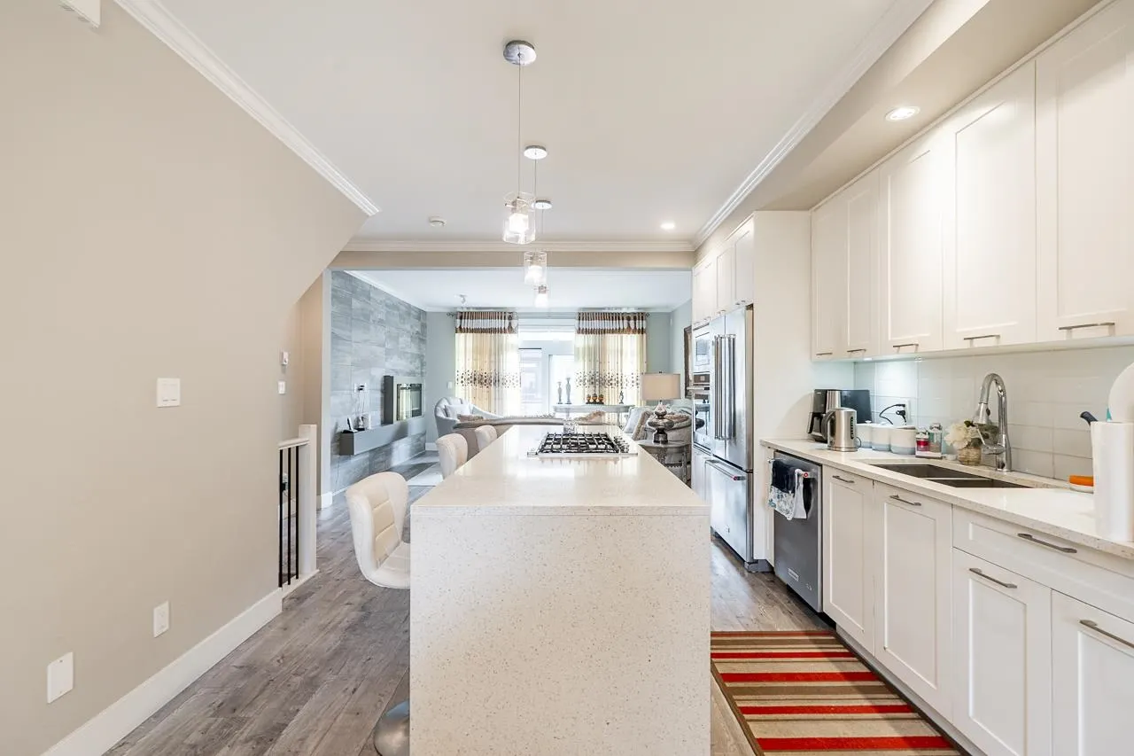 16488 64 Avenue #90