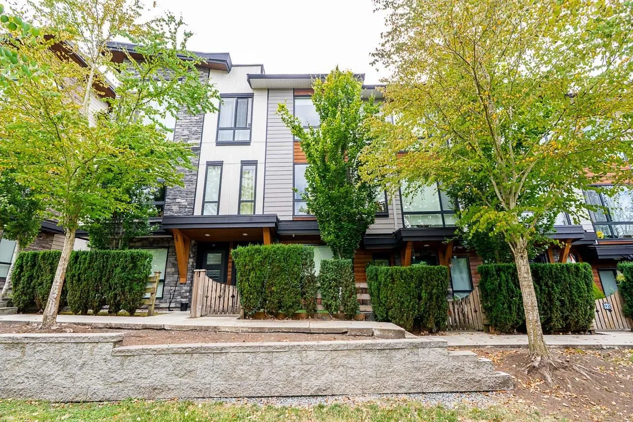 16488 64 Avenue #90