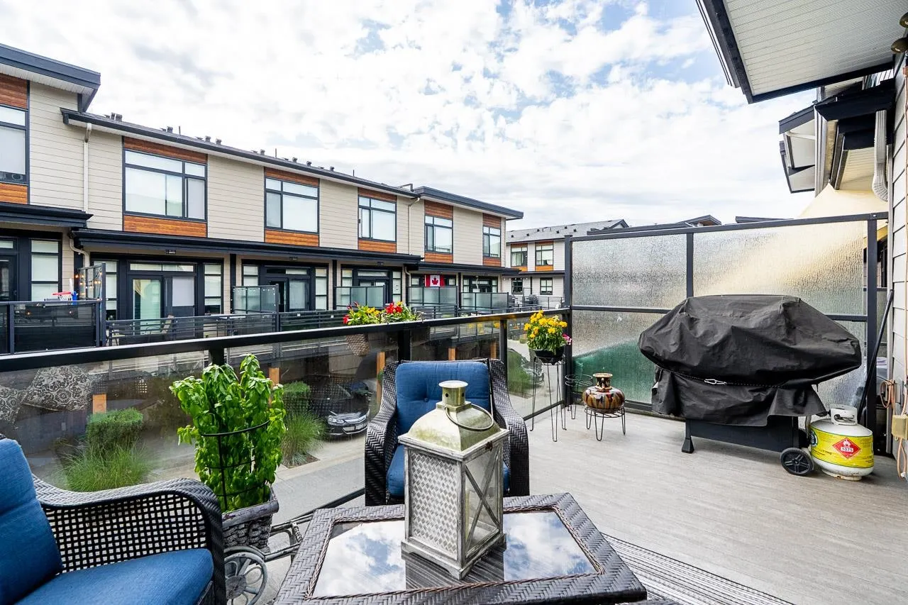 16488 64 Avenue #90