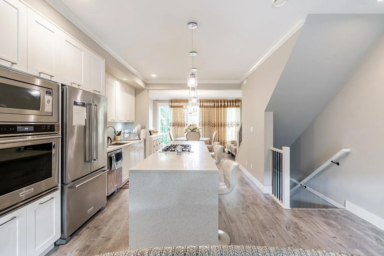 16488 64 Avenue #90