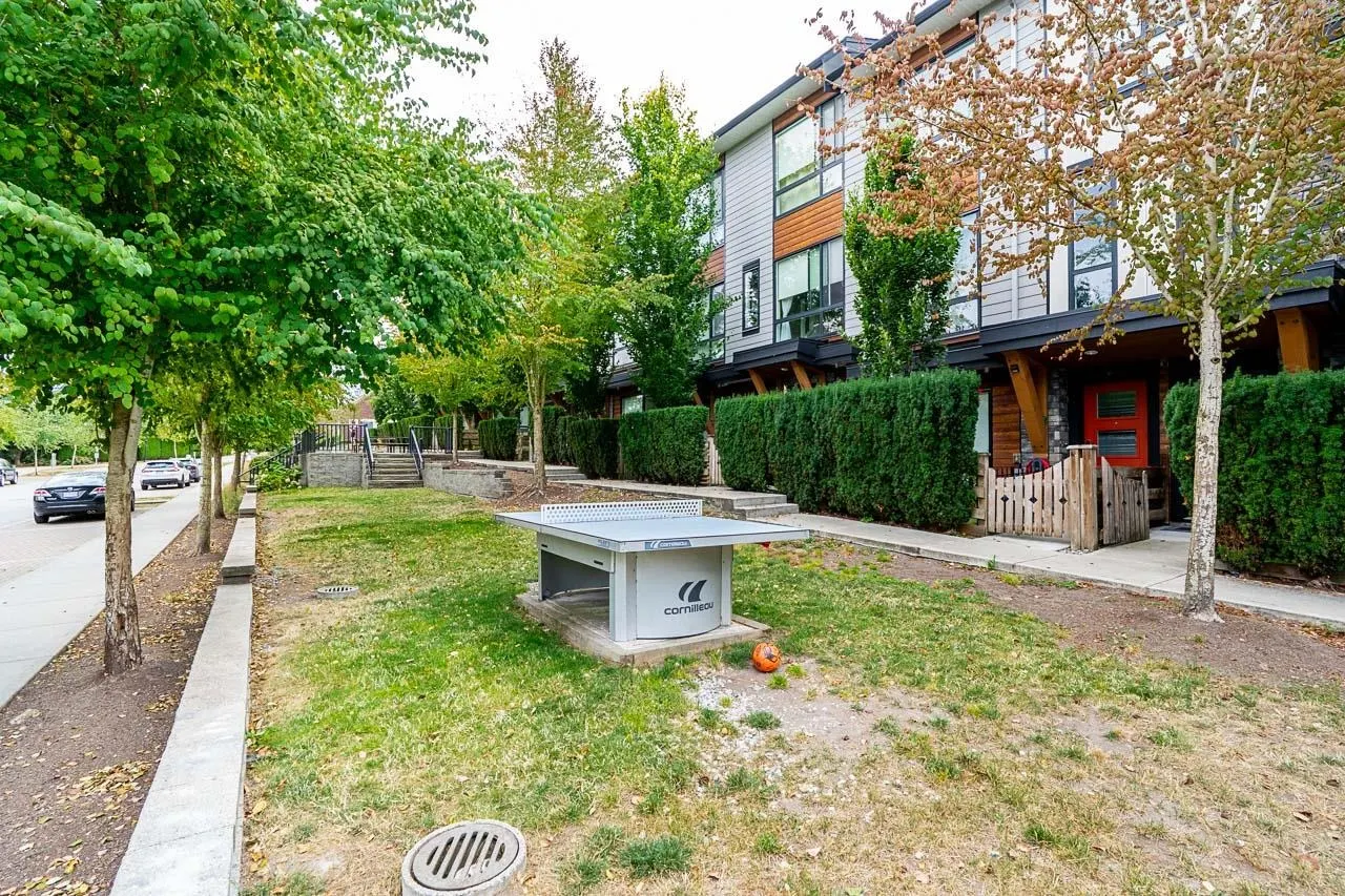 16488 64 Avenue #90